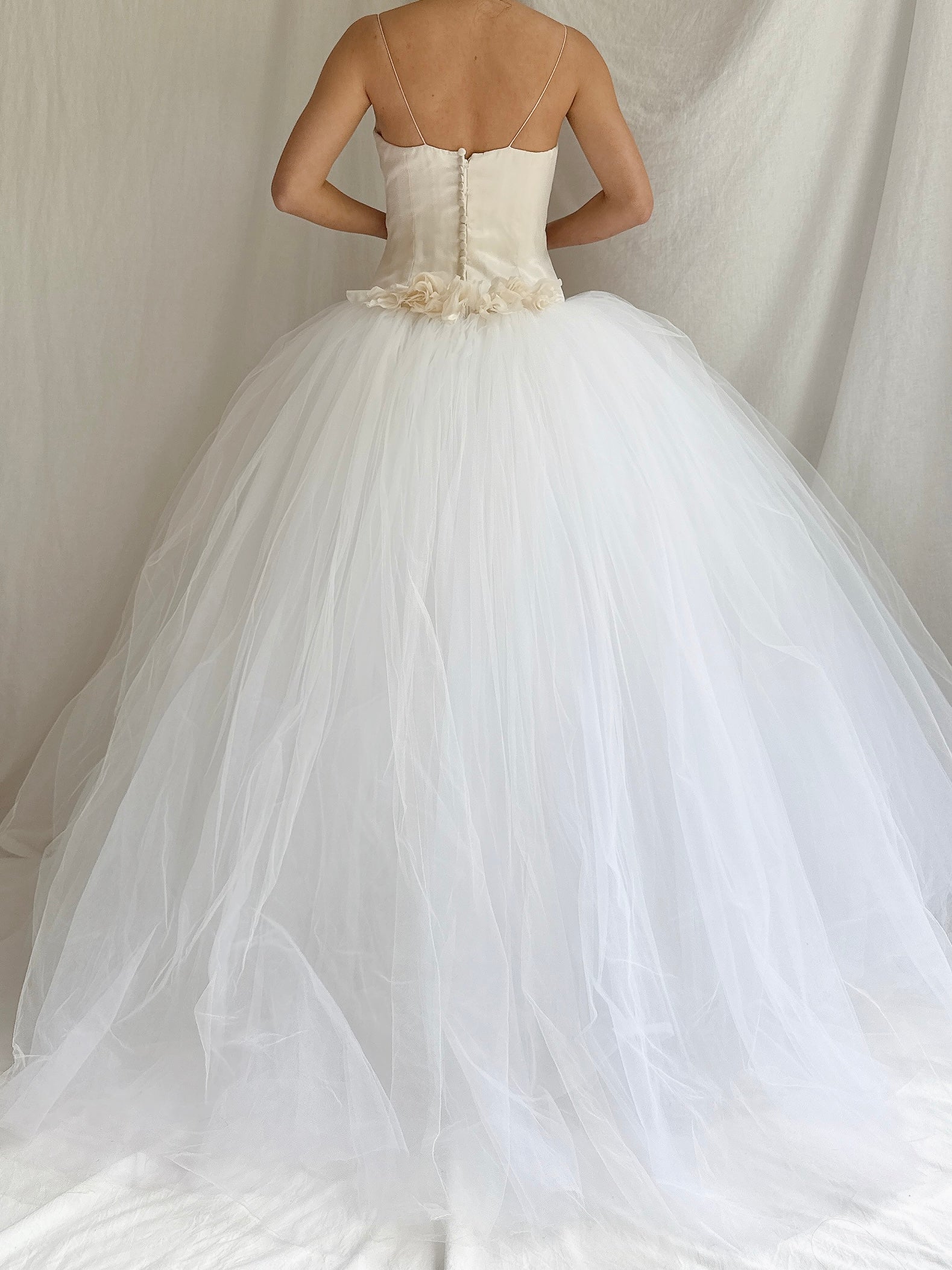 1990s Vera Wang Silk and Tulle Gown - S