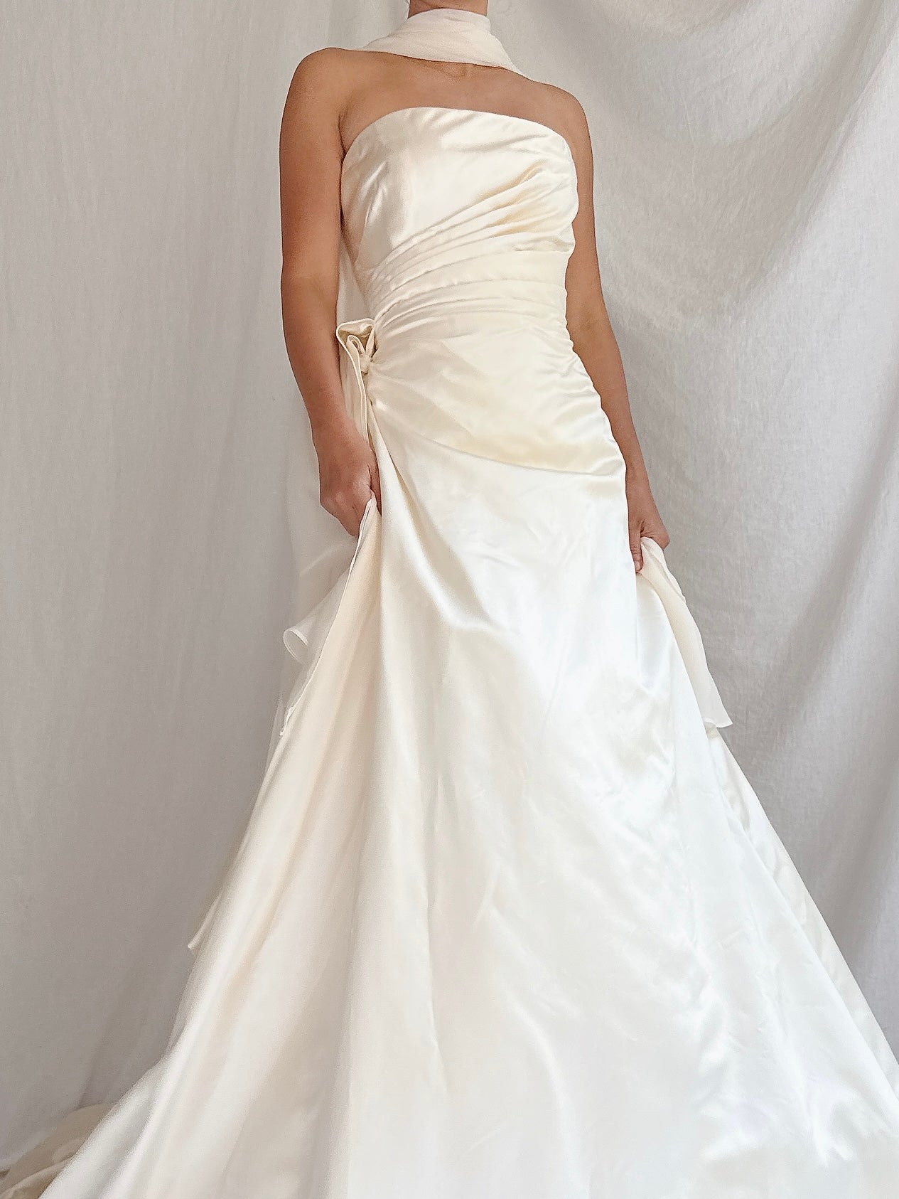Vera Wang Silk Satin Strapless Gown - S/4/6