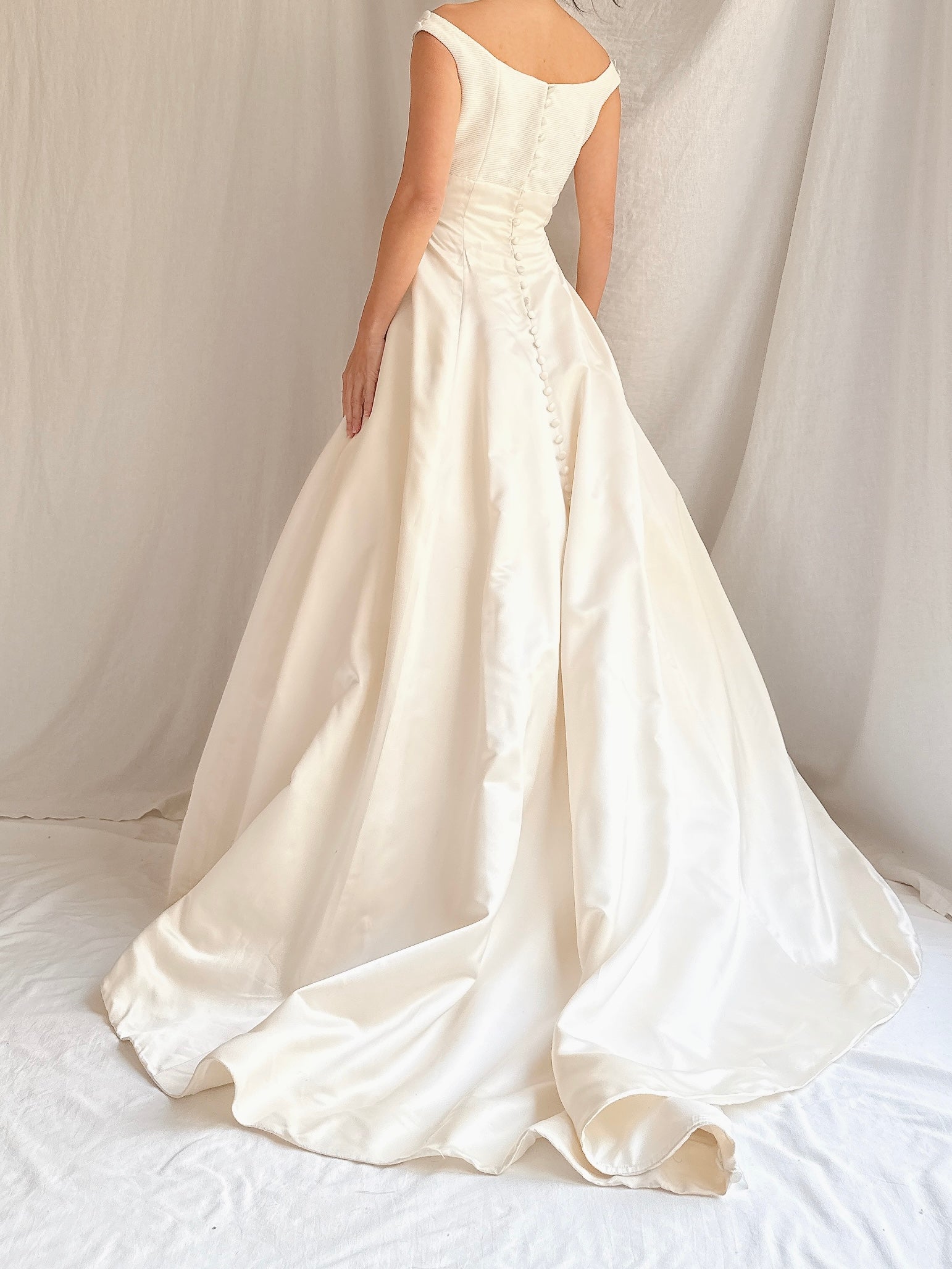 Vintage Monique Llhuilier Portrait Collar Gown - XS/2