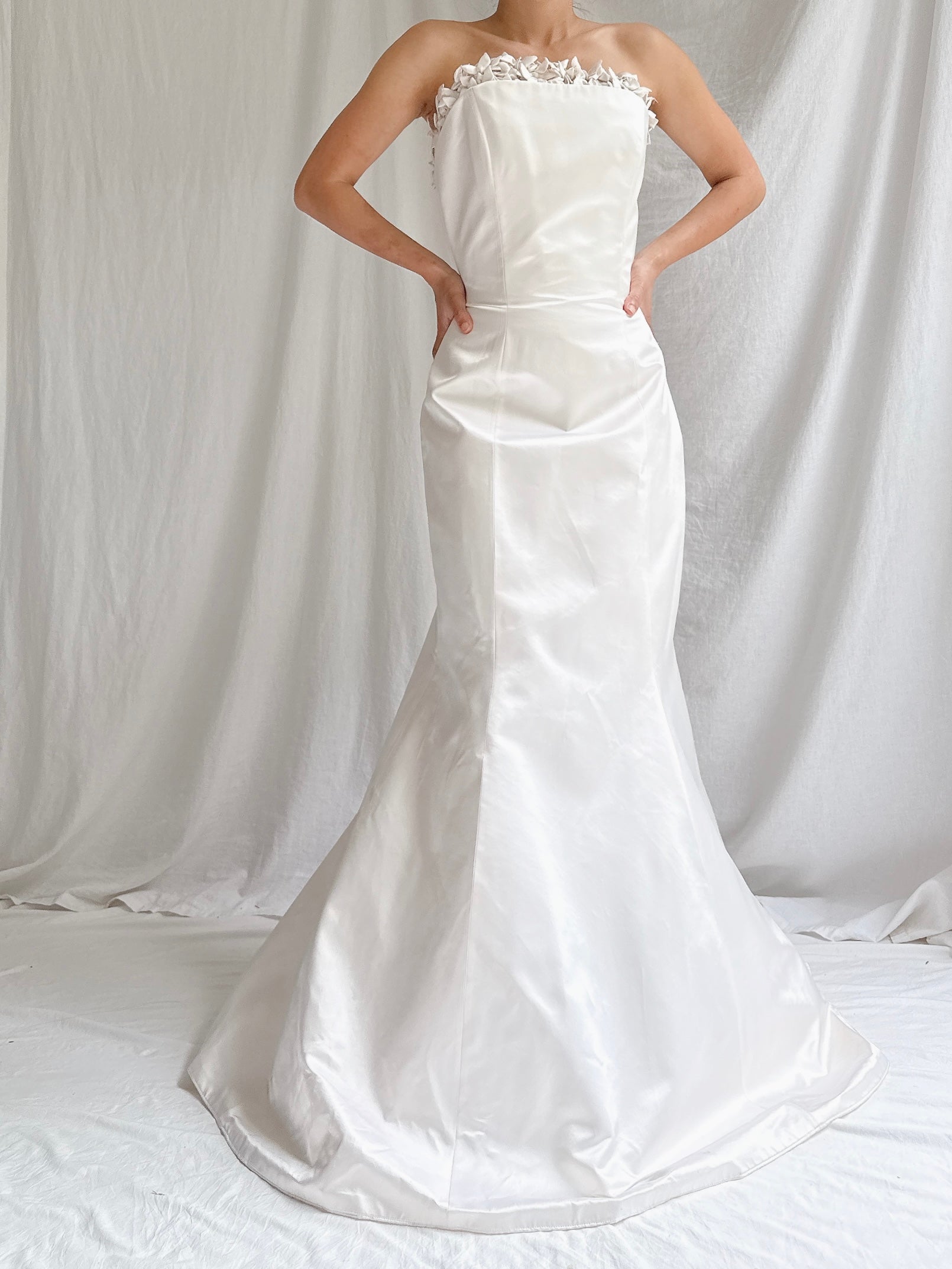 00 Maria Alexander Couture Silk Gown with Embellished Bows - S/6