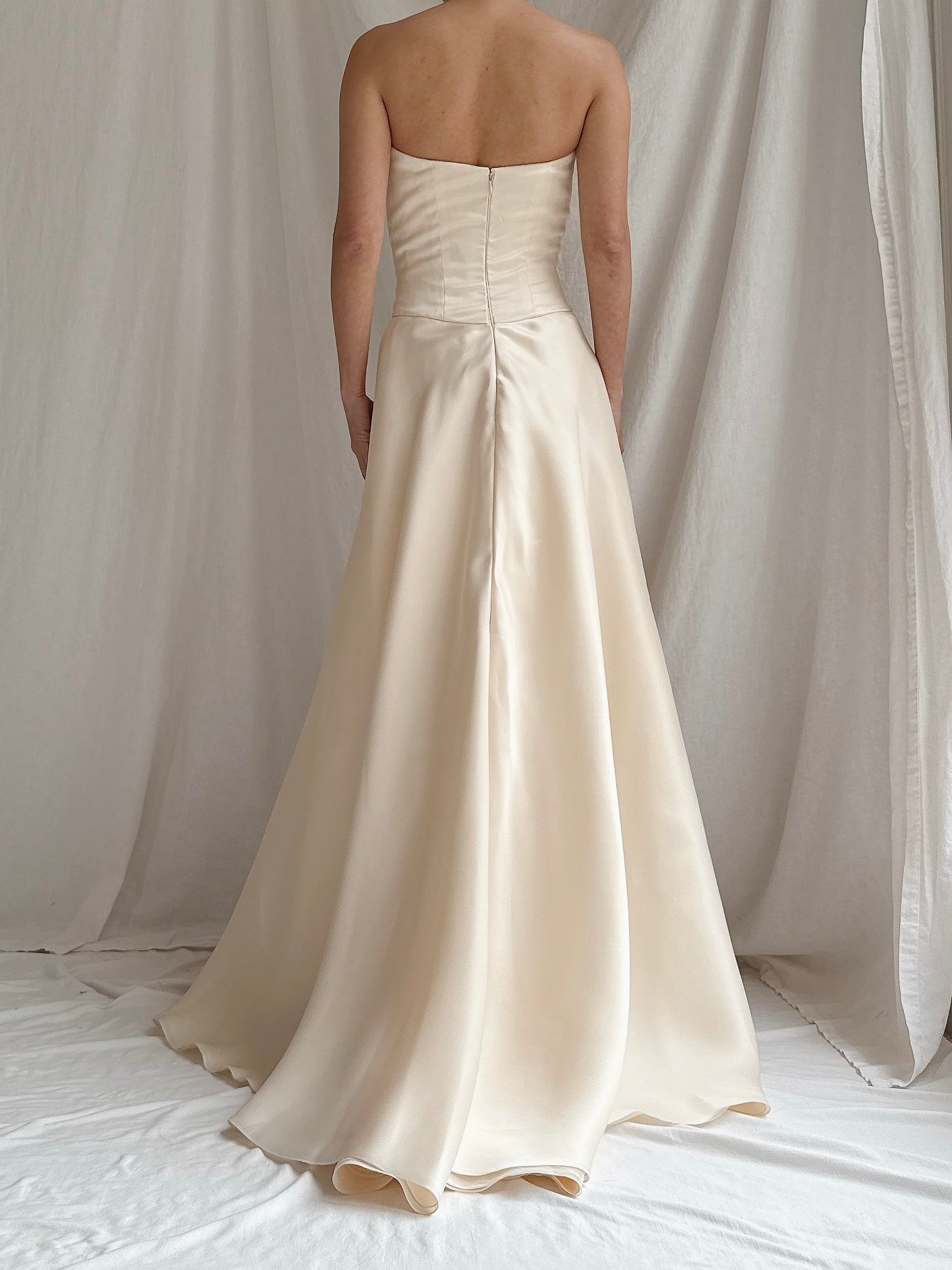 Vintage Vera Wang Silk Organza Gown - XS