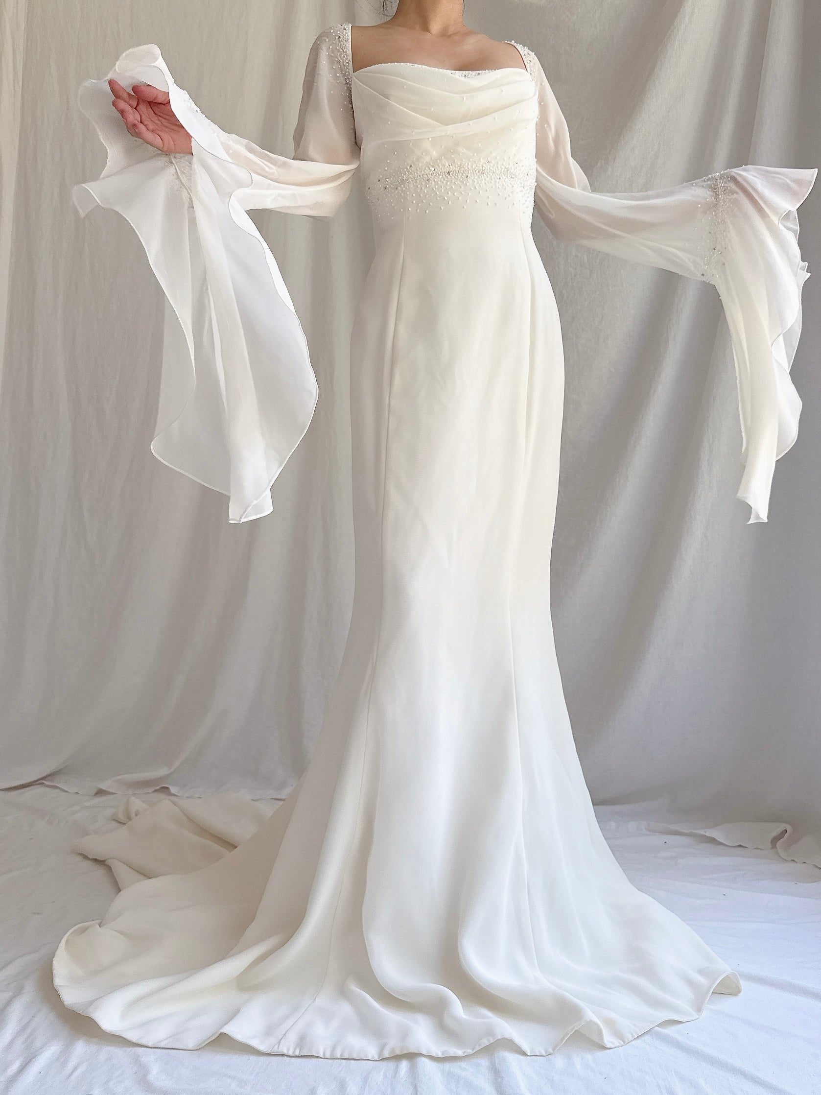 Vintage Angel Sleeves Gown - M/6