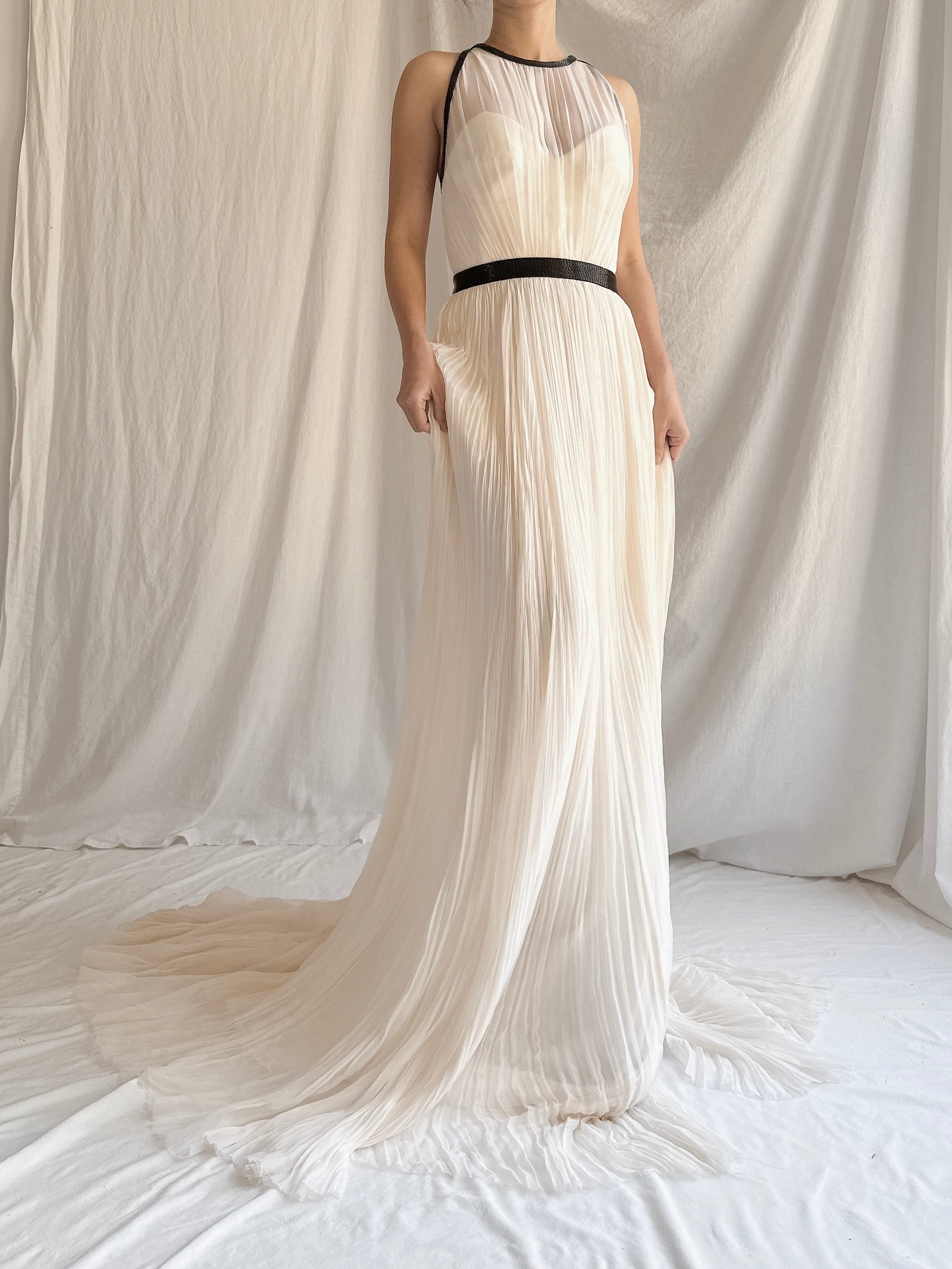 Emilio Pucci Italy Silk Gown - IT 40/US 4 | G O S S A M E R Emilio Pucci Italy Silk Gown - IT 40/US 4 | G O S S A M E R