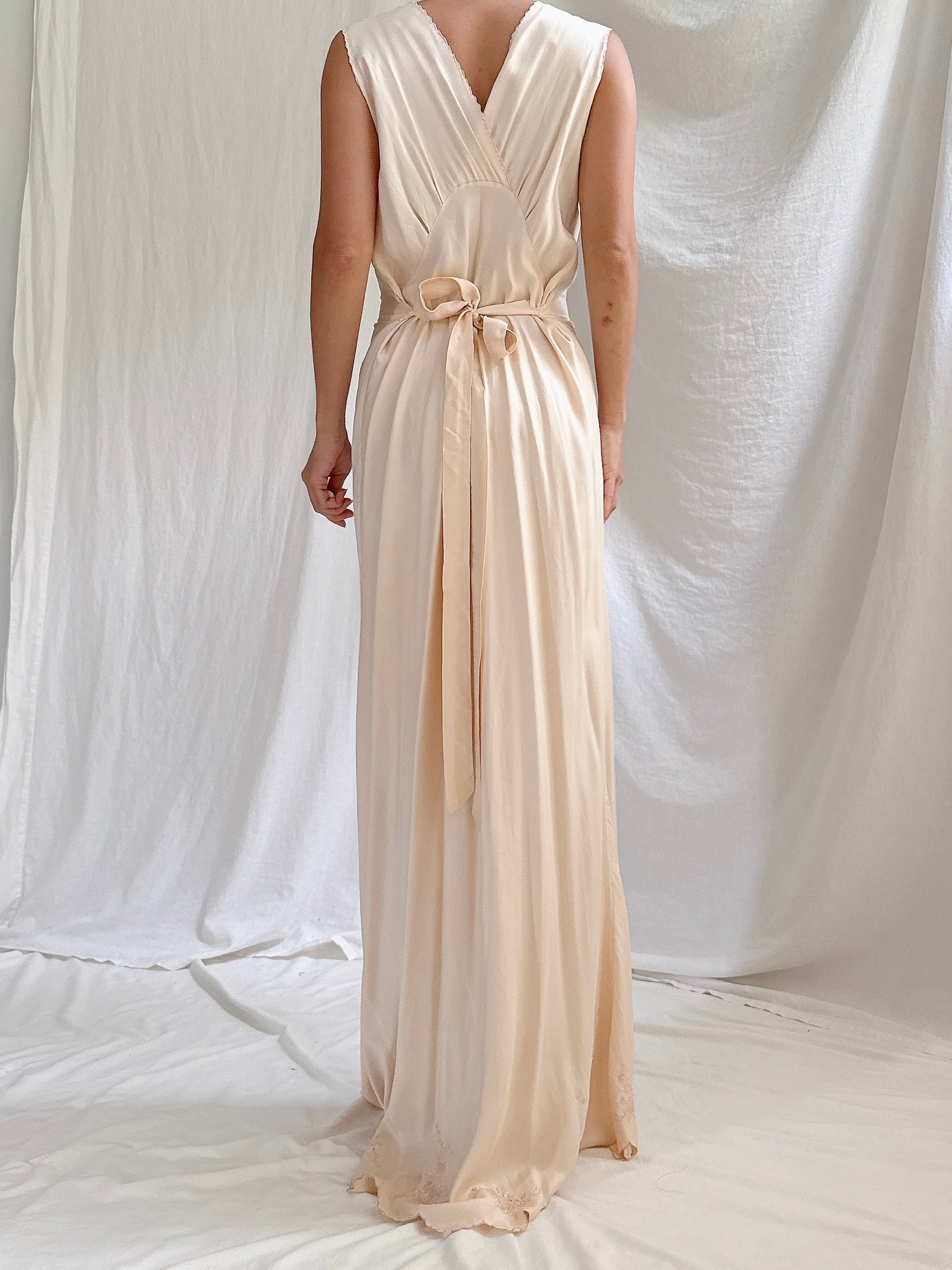1930s Peach Silk Slip Dress - S/M