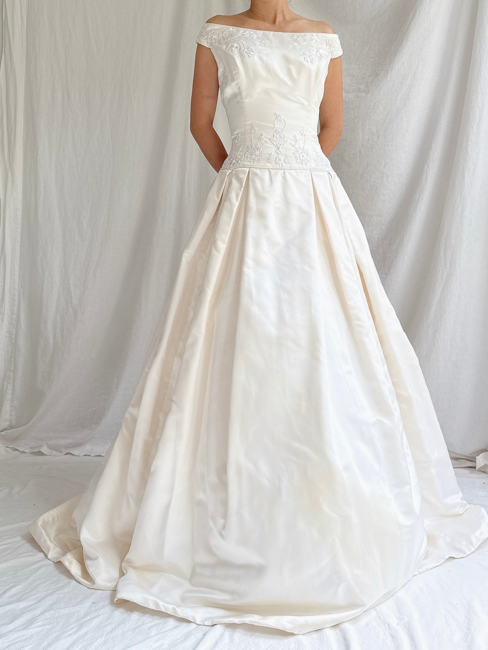 Vintage Janelle Berte Silk Wide Neckline Silk Gown - S/4/6