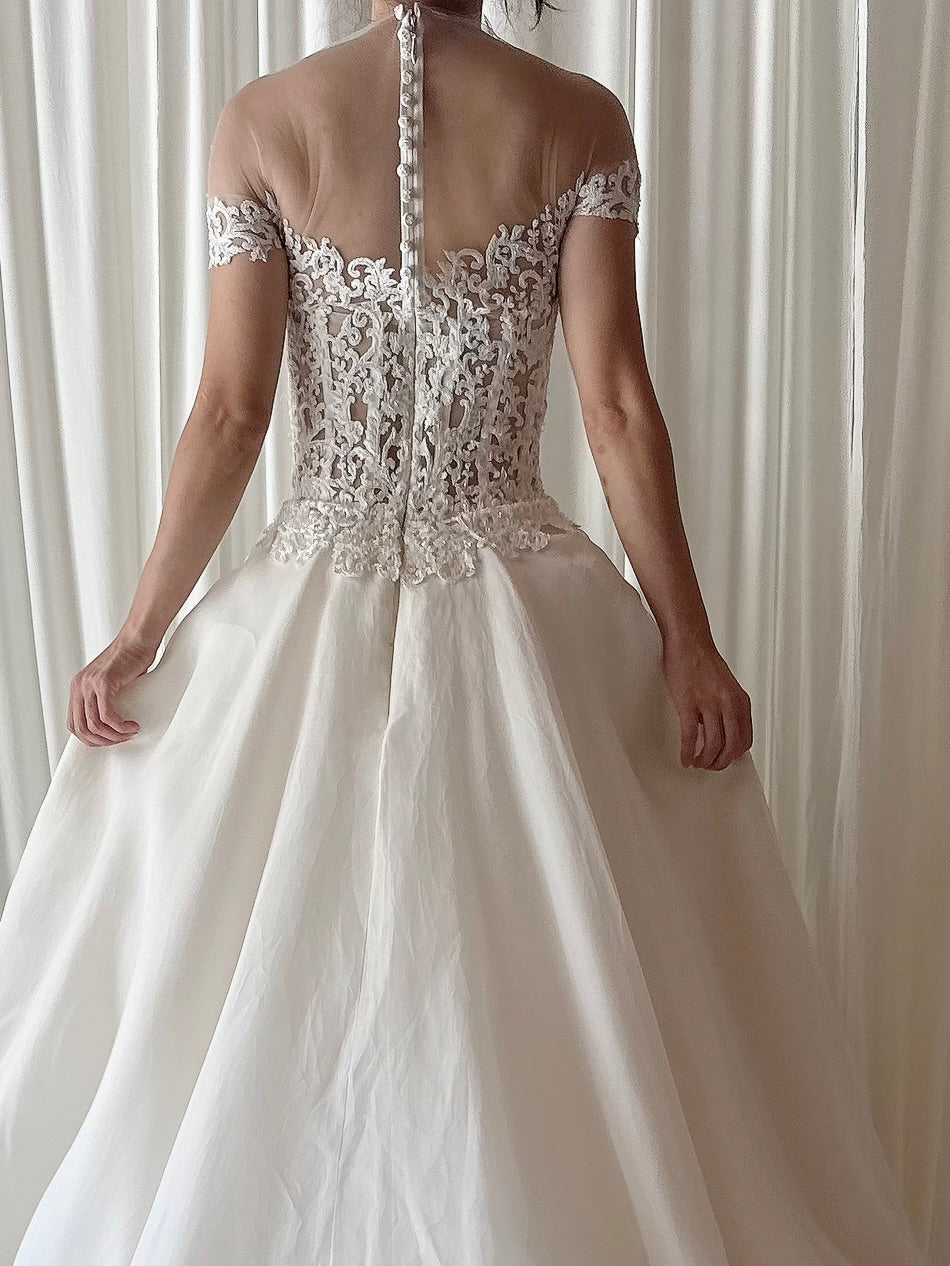 00 Reem Acra Silk Organza Illusion Lace Gown - M/6
