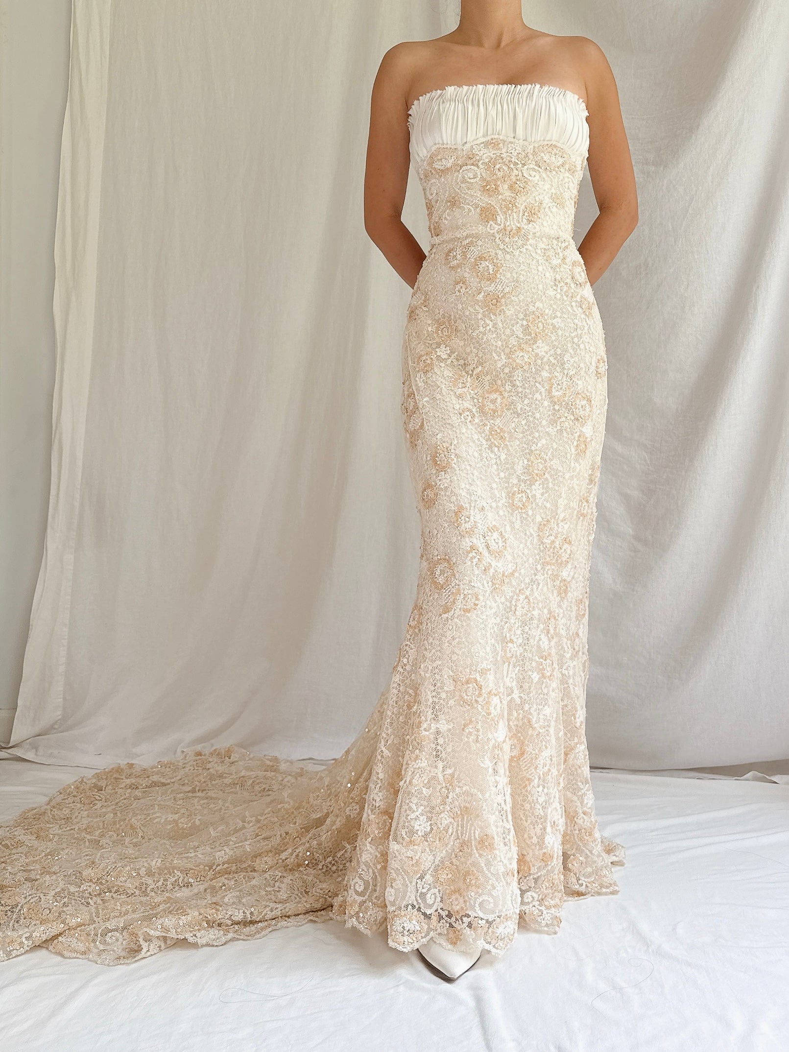 Vintage Pronovias Beaded Lace Gown - M/8
