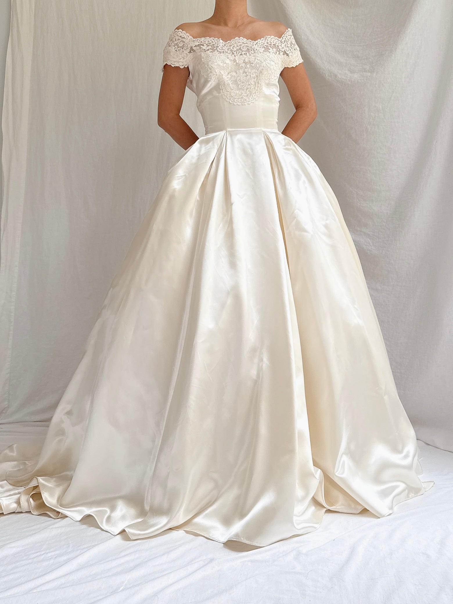 1950s Satin Off-the-Shoulder Gown - XS