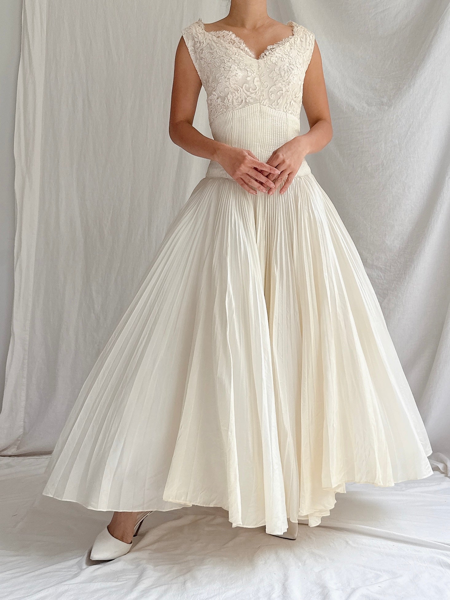 1950s Pleated Taffeta and Lace Dress - XS