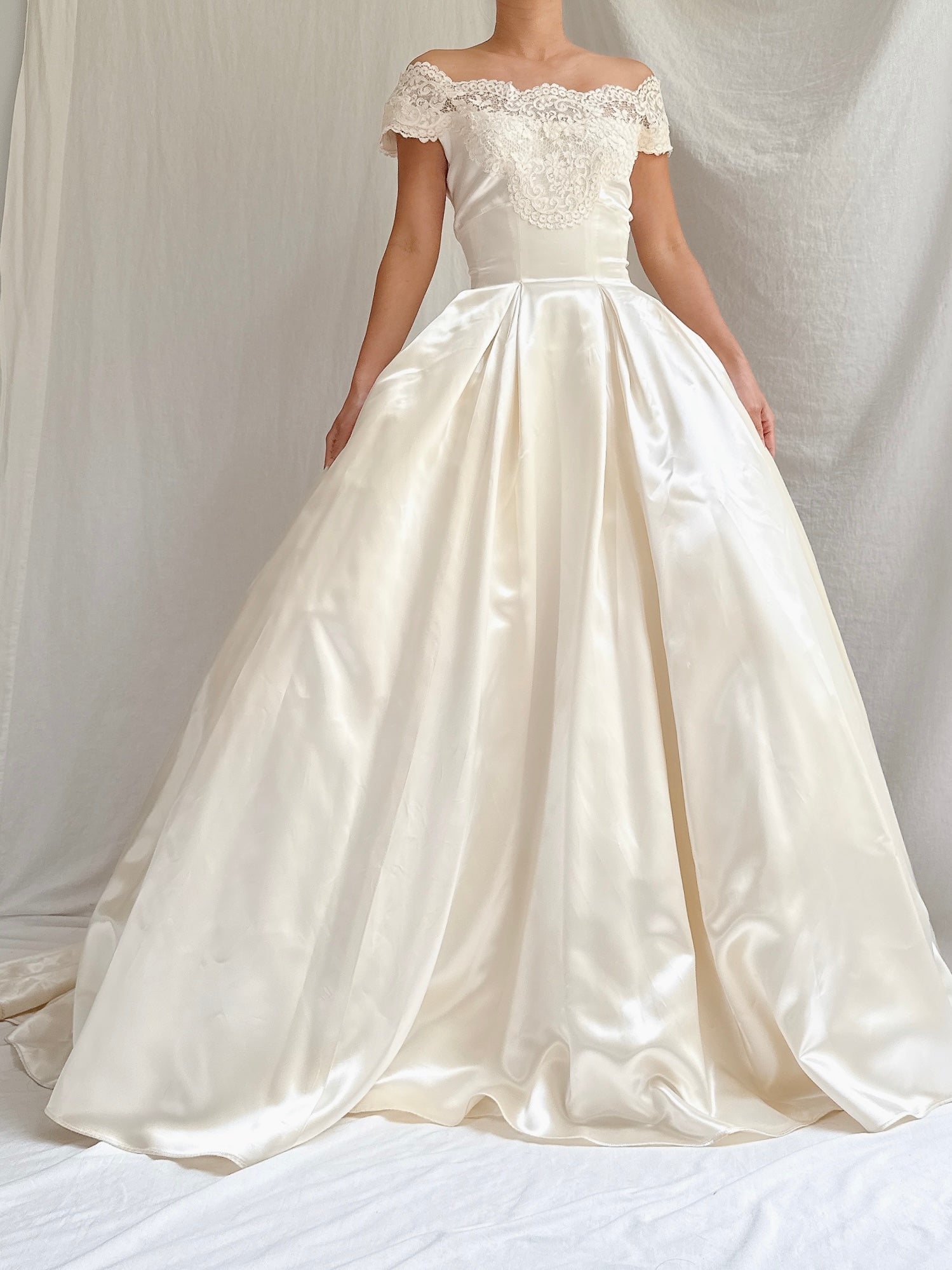 1950s Satin Off-the-Shoulder Gown - XS