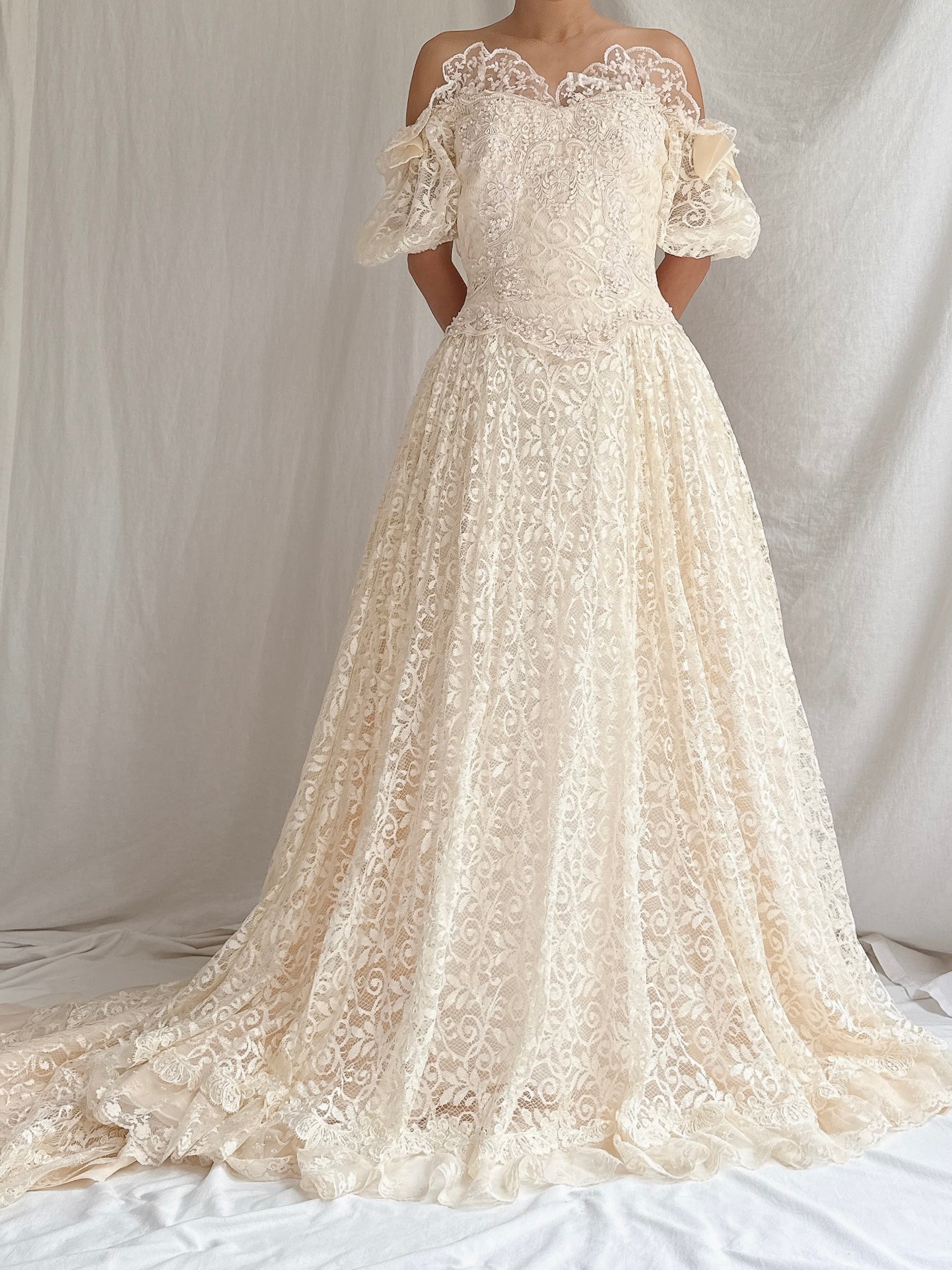 1980s Off-the-Shoulder Lace Gown - S