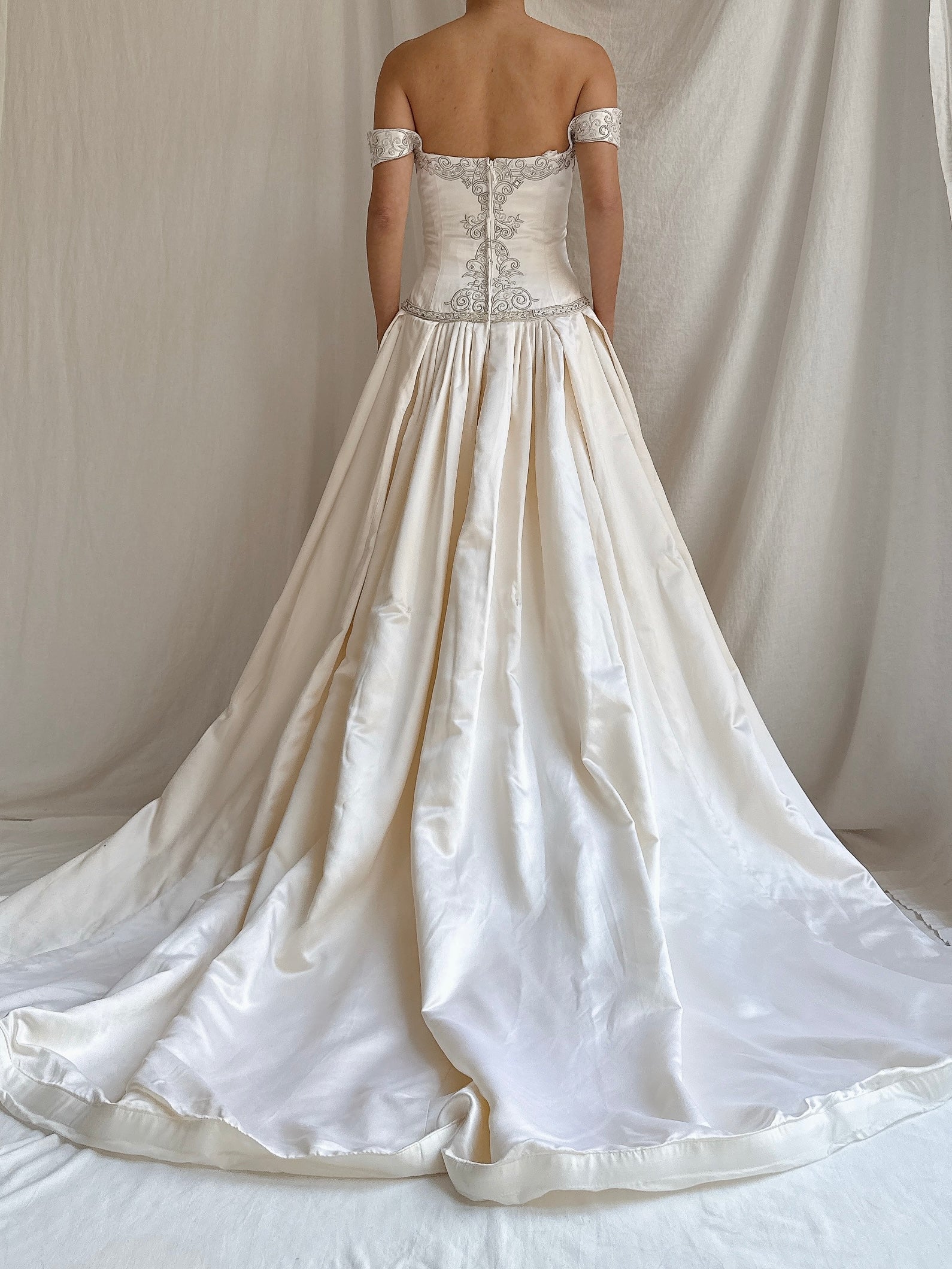 Vintage 2 Be Couture Silk Gown - Size 8