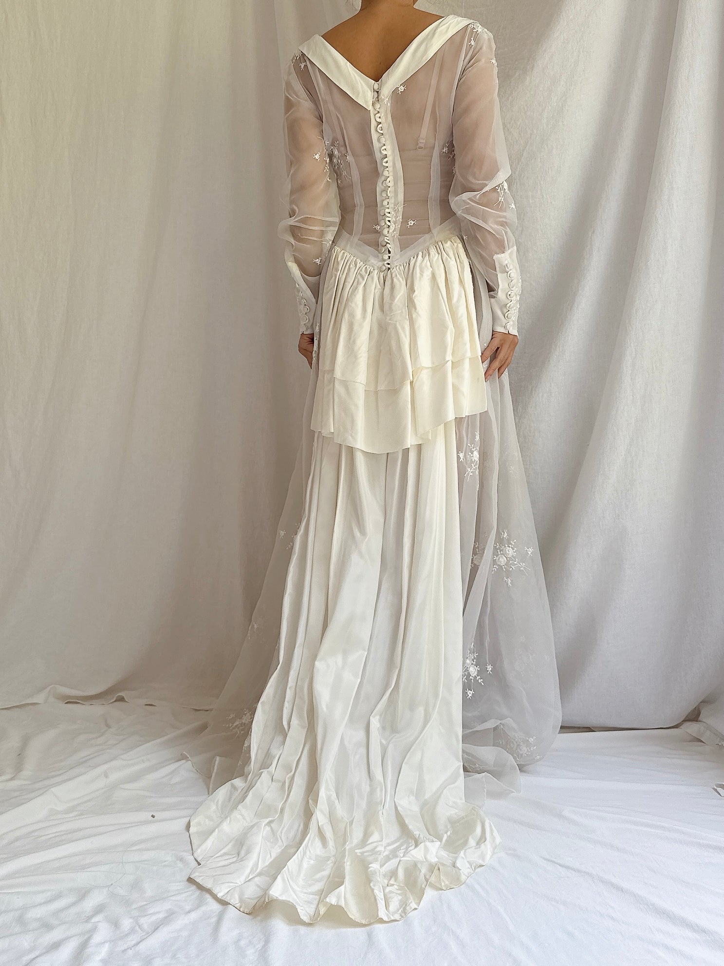 1940s Sheer Nylon Embroidered Dress - S/M