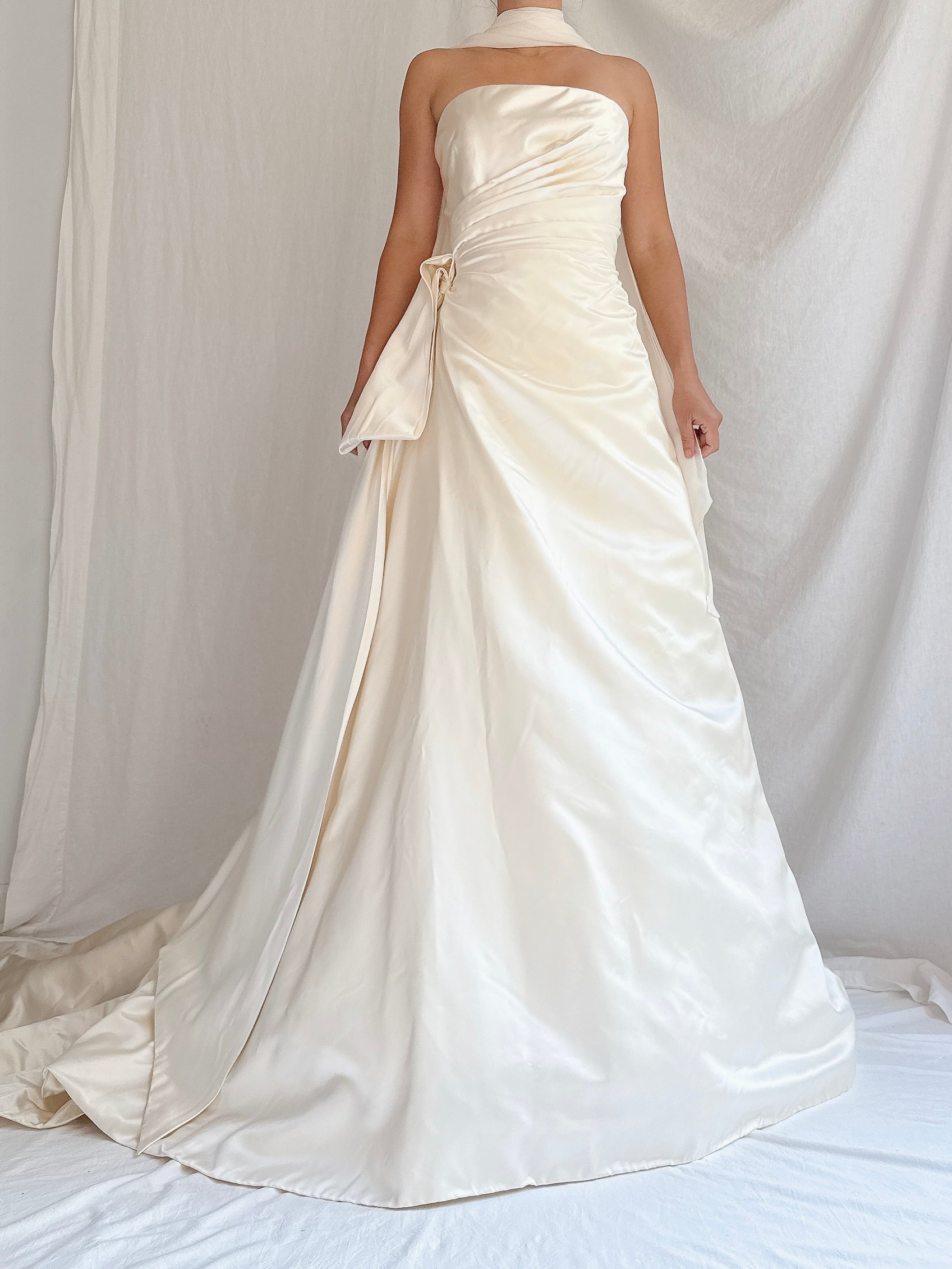 Vera Wang Silk Satin Strapless Gown - S/4/6