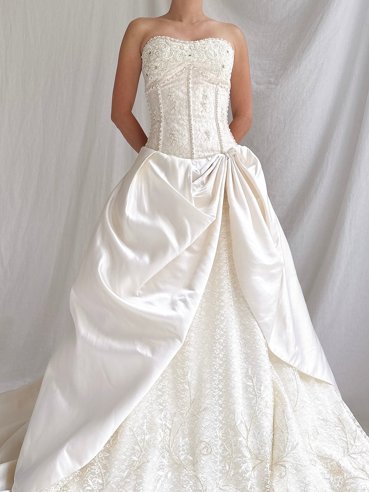 Vintage Lace and Silk Bustier Gown - M/8