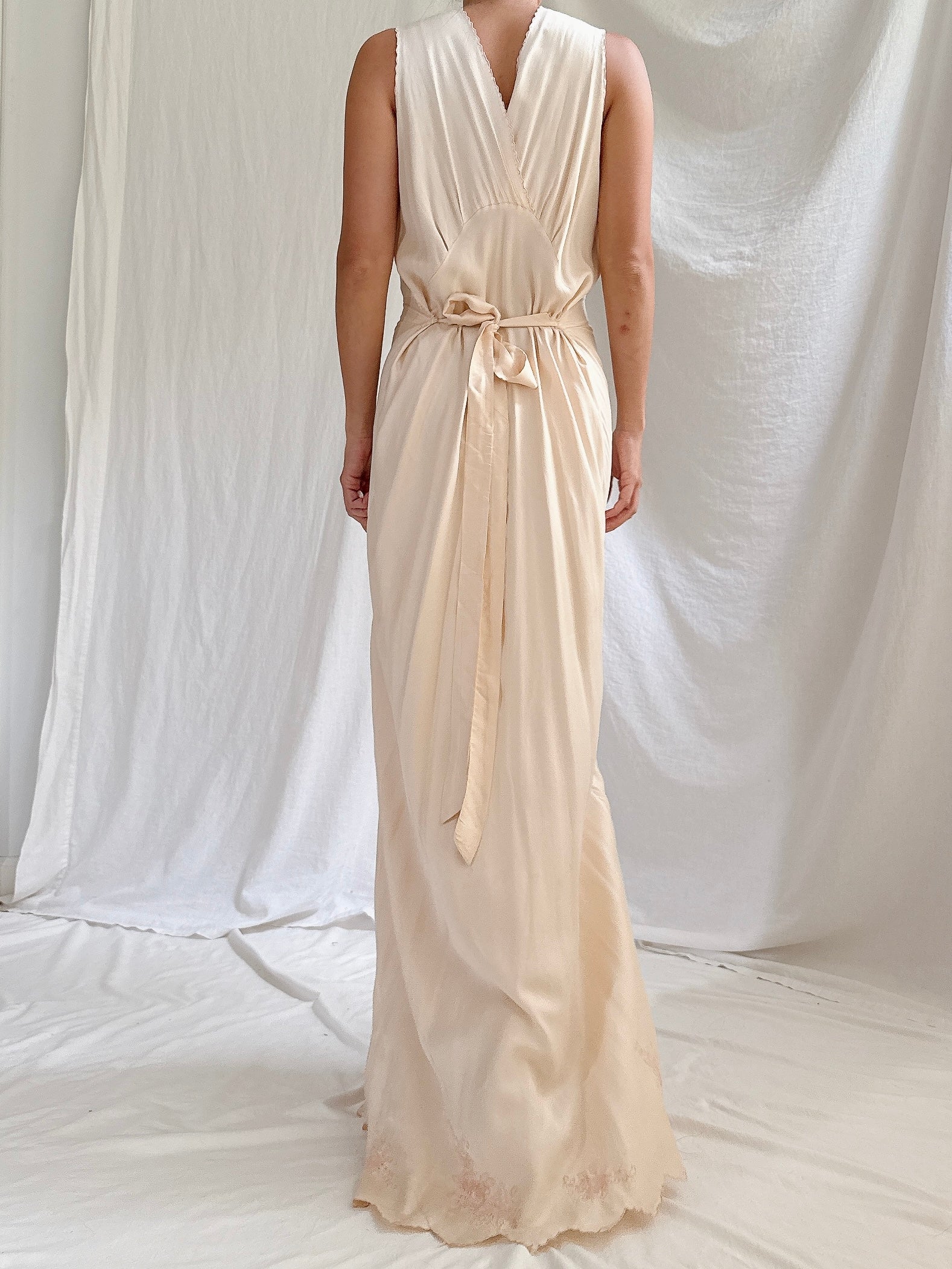 1930s Peach Silk Slip Dress - S/M