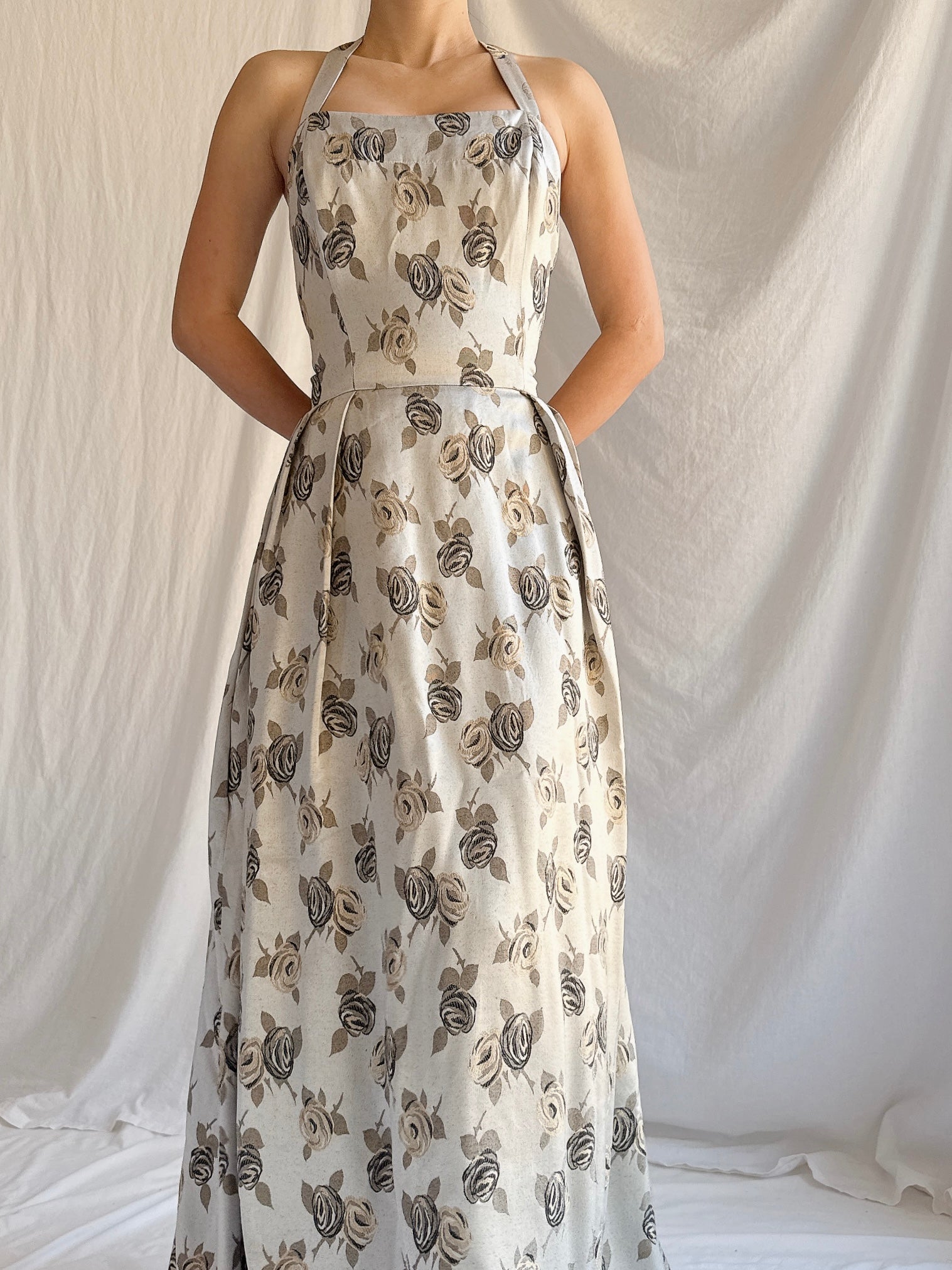 1950s Brocade Roses Gown - M/8