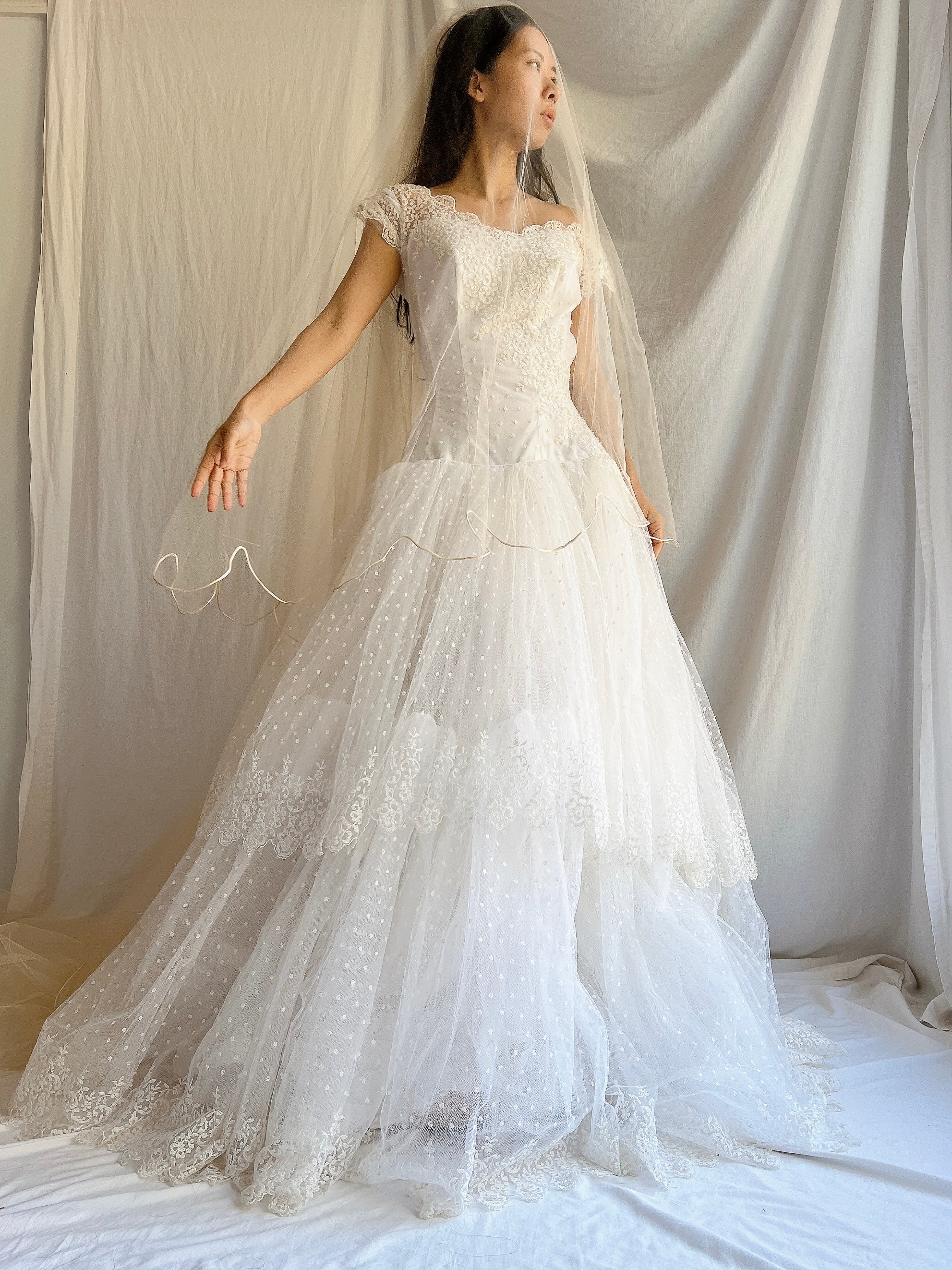 Vintage Cathedral Champagne Scalloped Tulle Veil