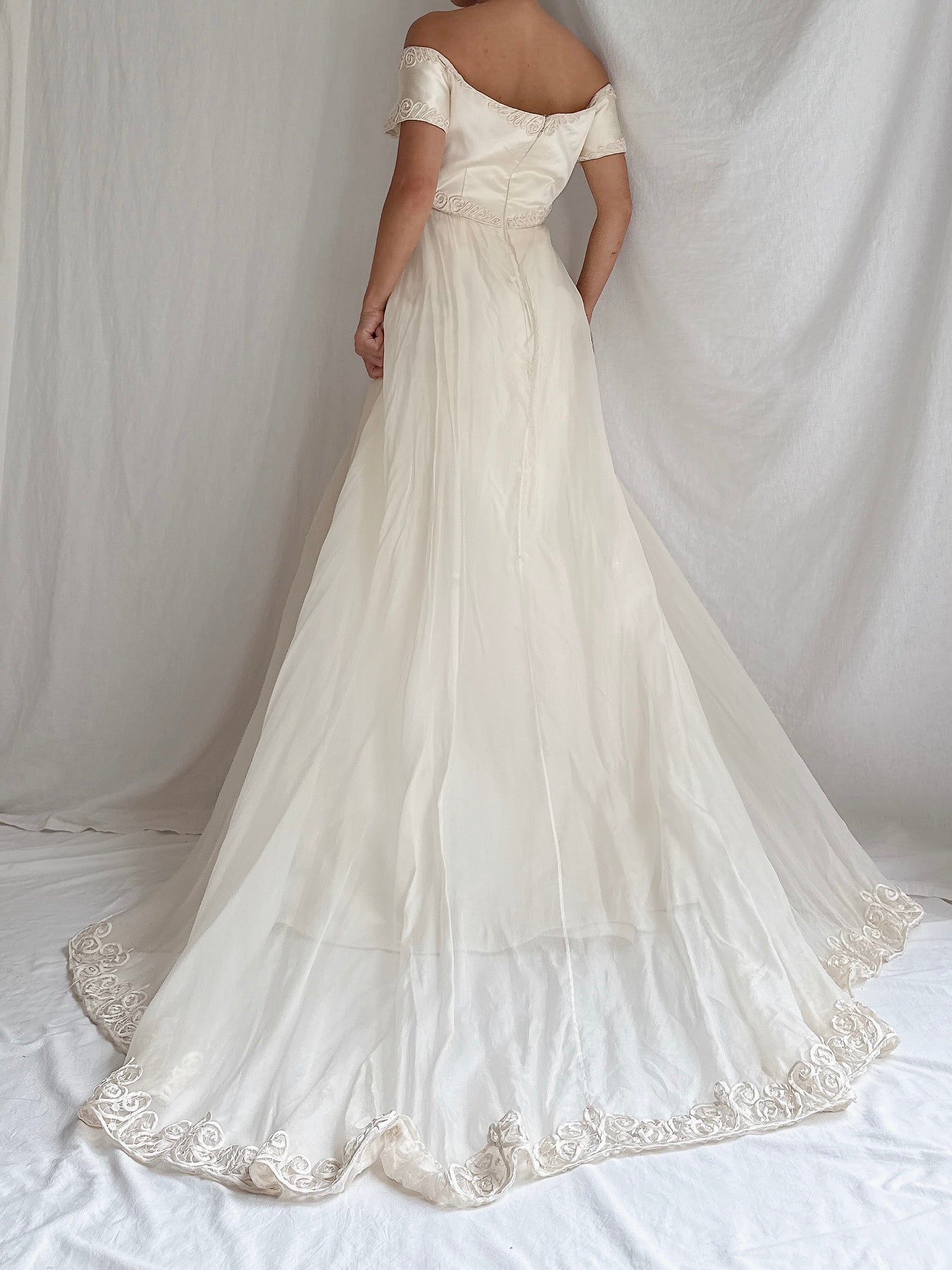 1990s Reem Acra Silk Organza and Charmeuse Gown - S/M 6