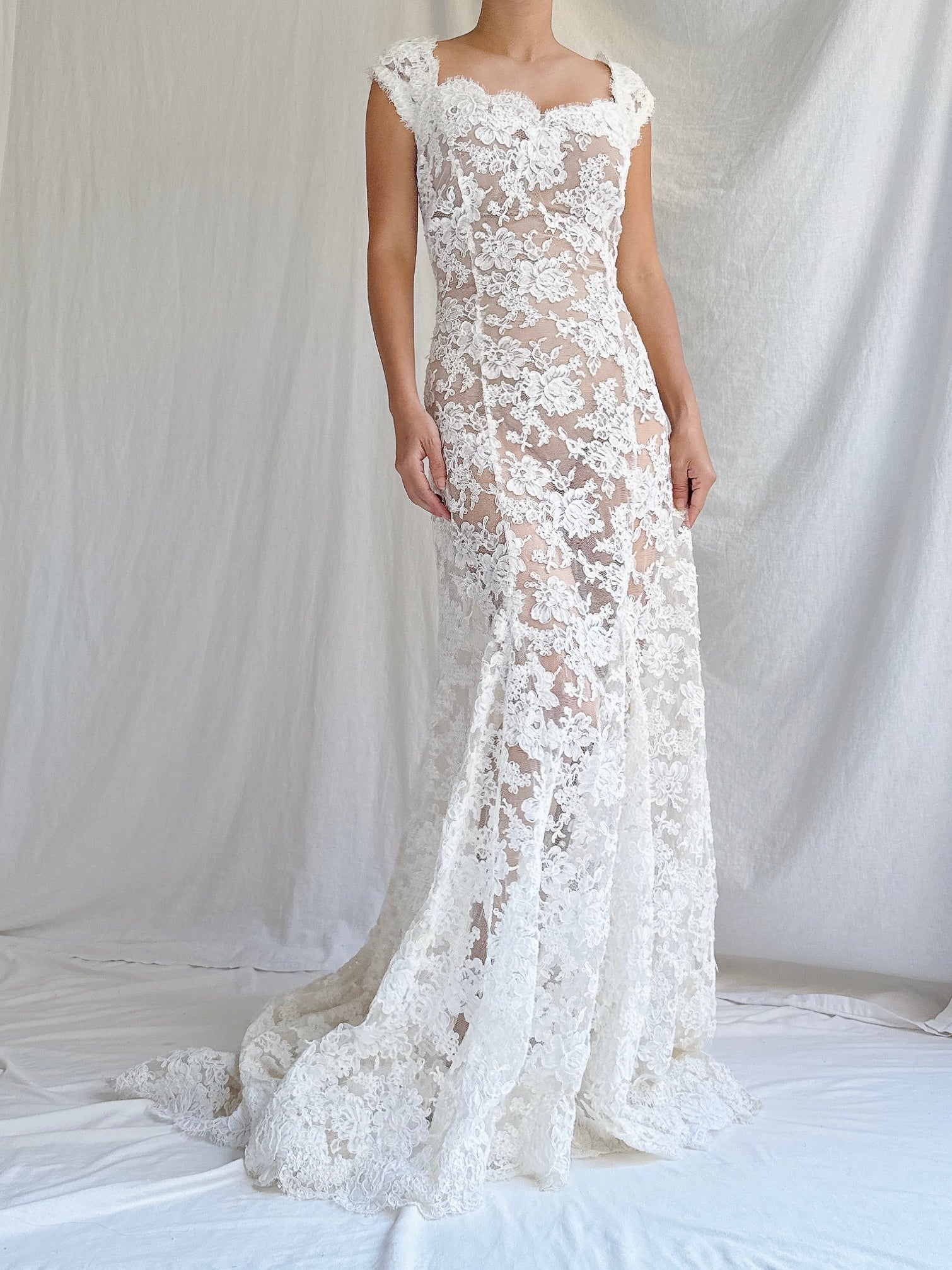 Vintage Monique Llhuilier Sheer Alencon Lace Gown - S/4