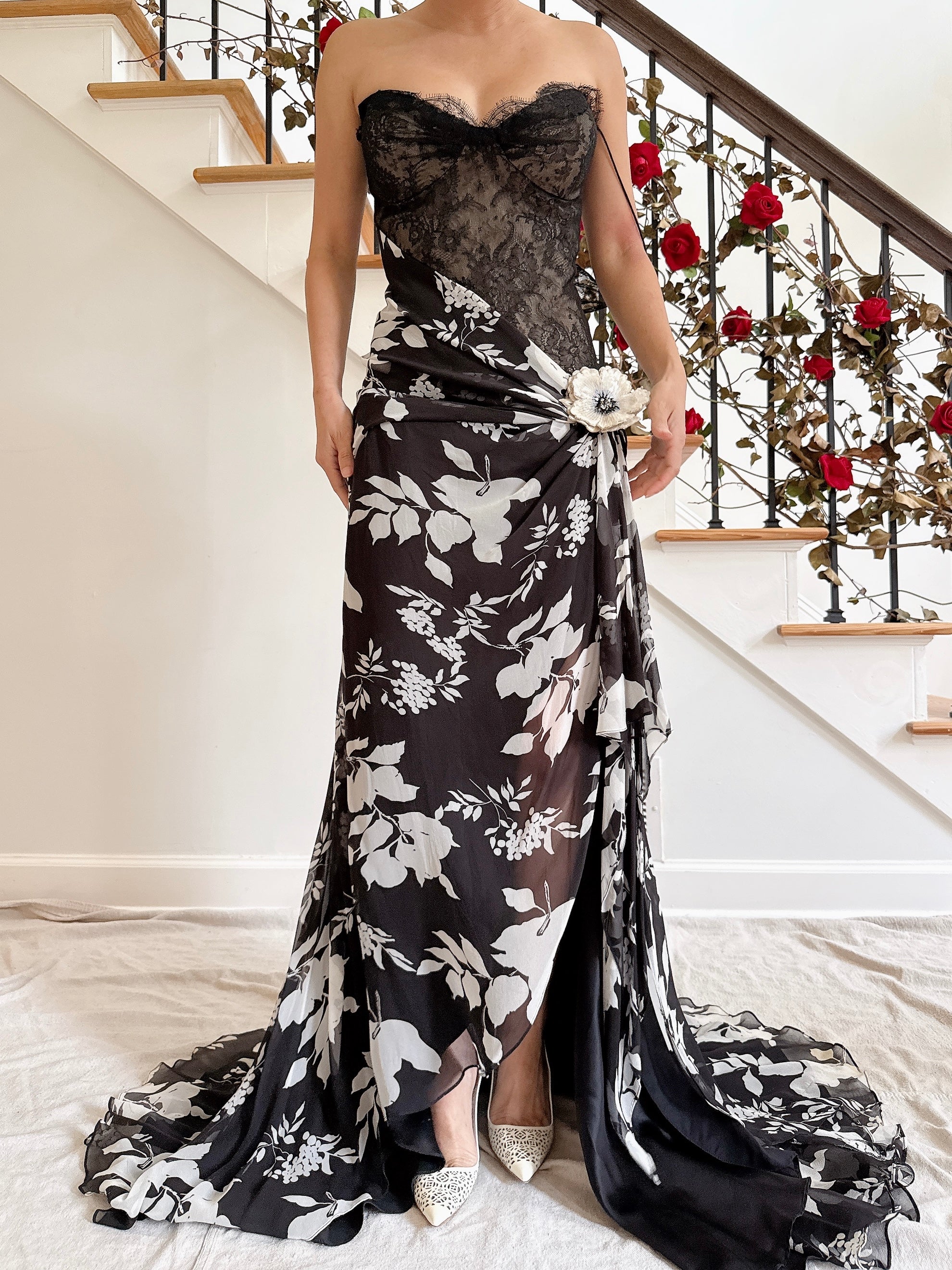 Vintage Belleville Sassoon Silk Lace Black White Flower Gown - UK 16/42B/33W/70L