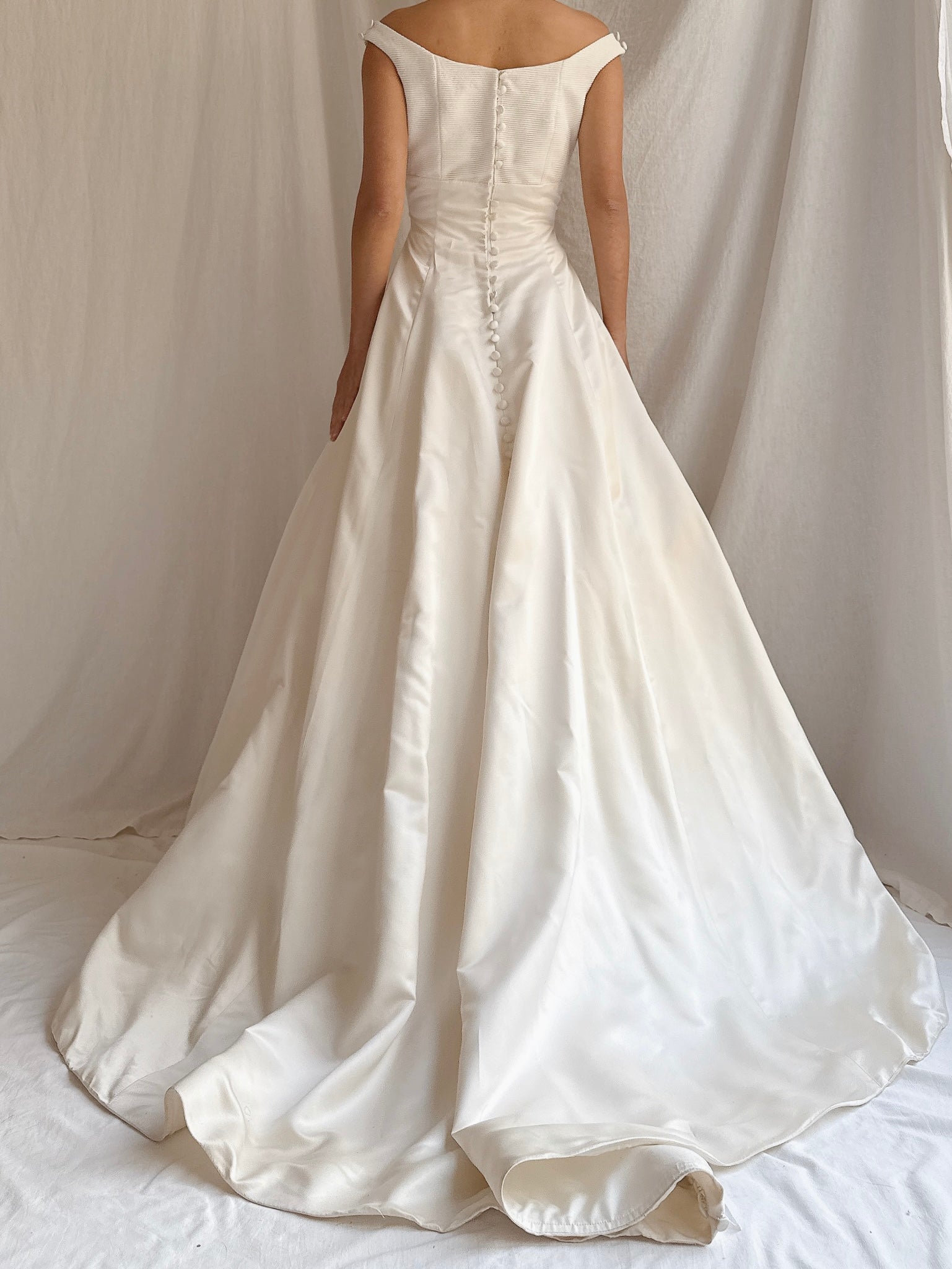 Vintage Monique Llhuilier Portrait Collar Gown - XS/2