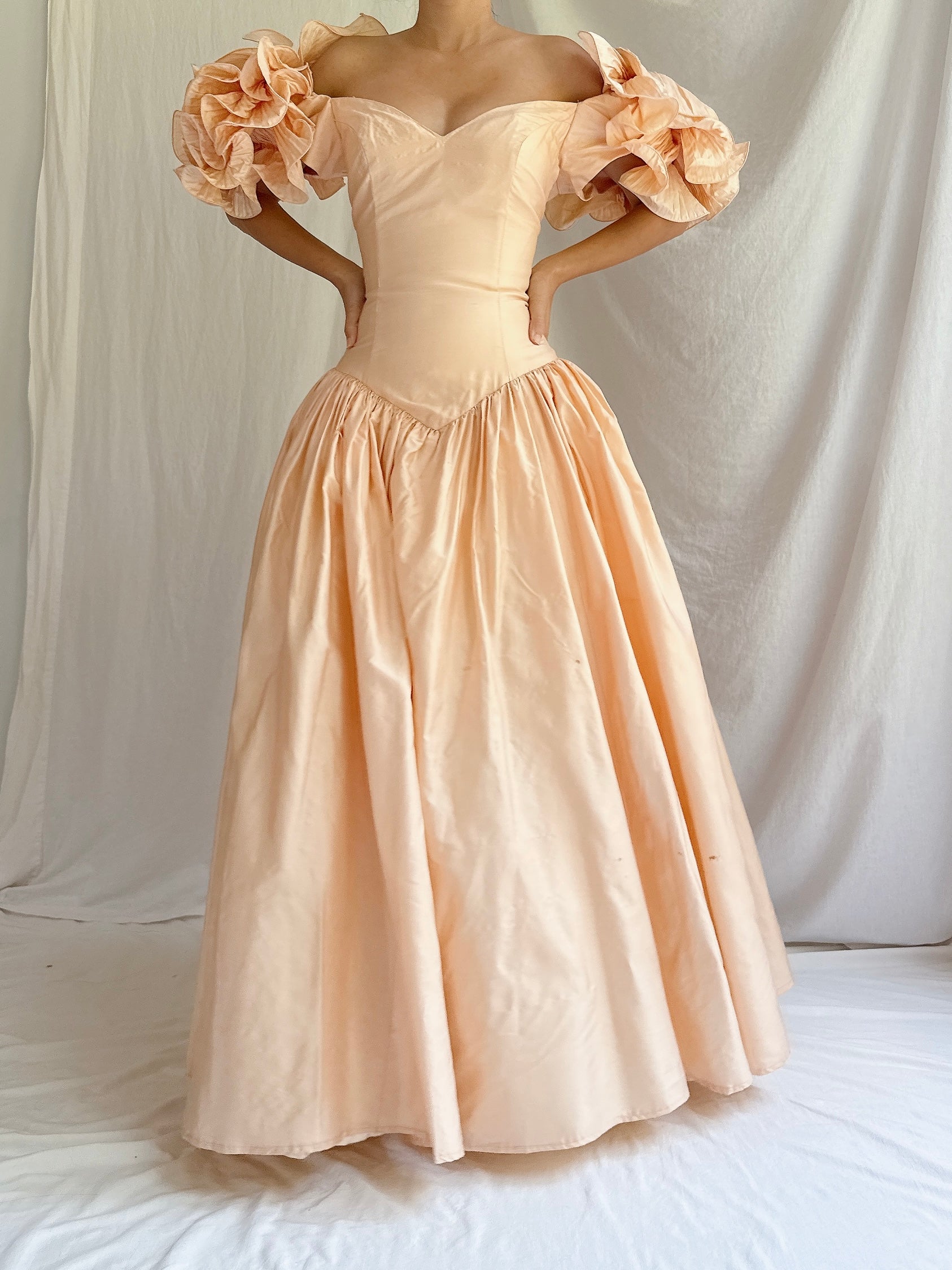 Vintage Peach Ruffled Sleeves Dress - S/M