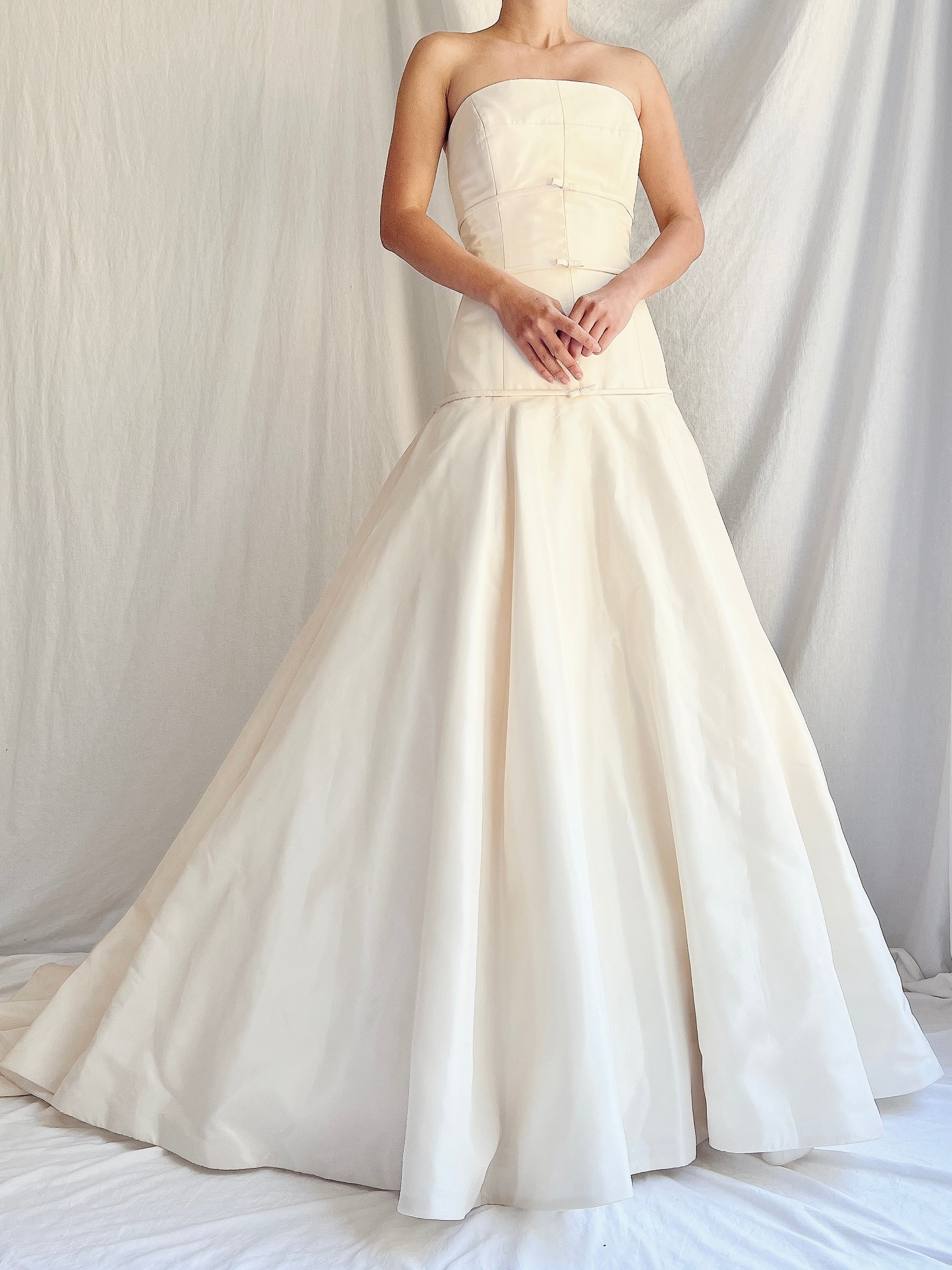 Vintage Cream Taffeta Dropped Waist Gown - S/M 6/8 | G O S S A M E R Vintage Cream Taffeta Dropped Waist Gown - S/M 6/8 | G O S S A M E R