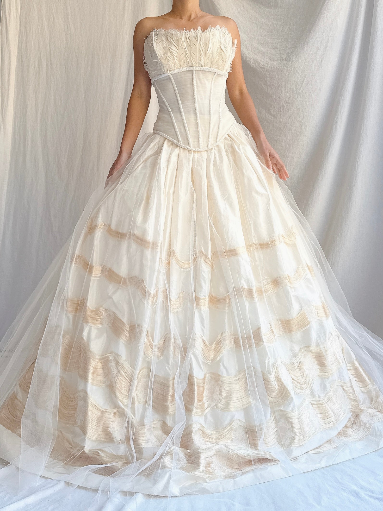 Vintage 2-Piece Feather Set - M