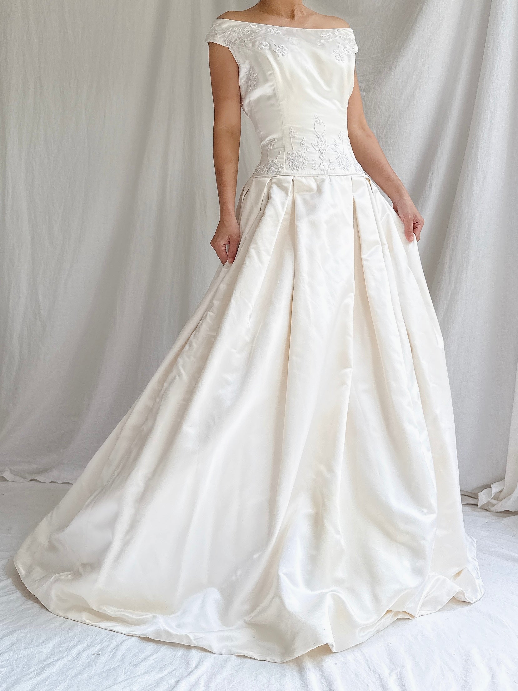 Vintage Janelle Berte Silk Wide Neckline Silk Gown - S/4/6