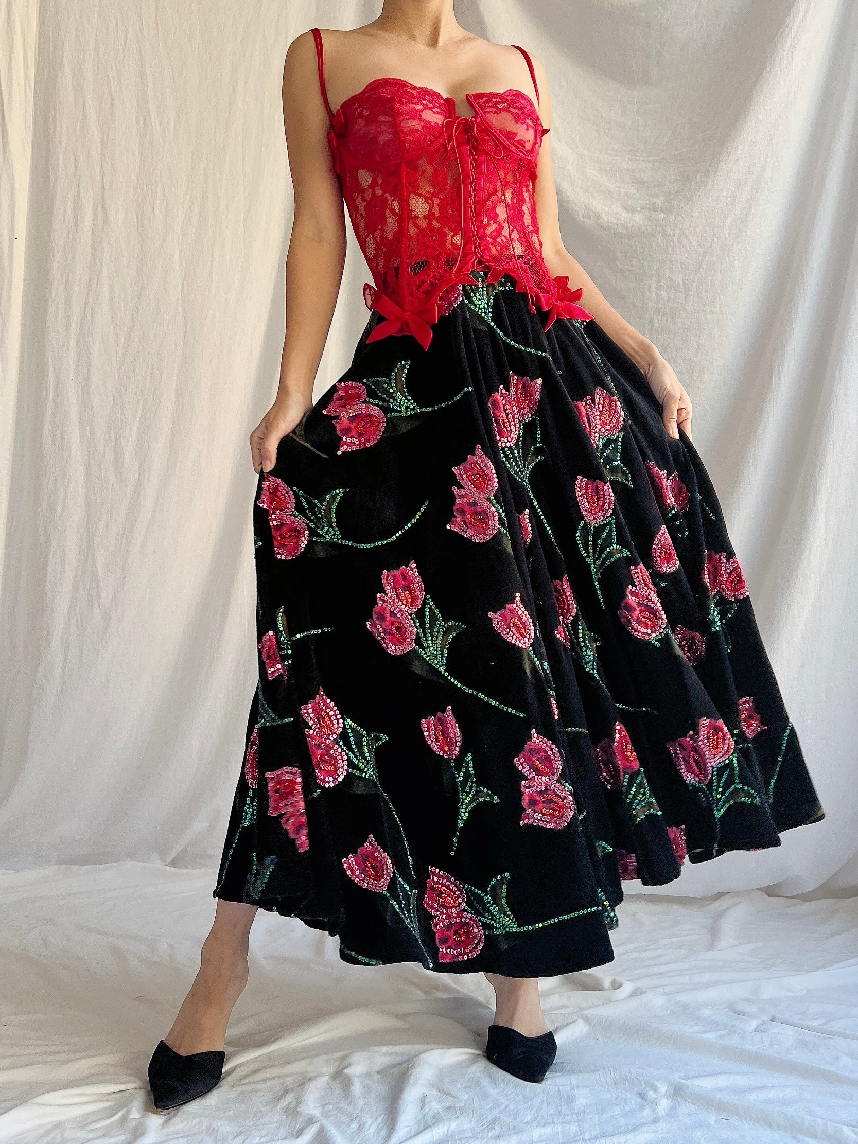 Vintage Floral Velvet Embellished Skirt - M