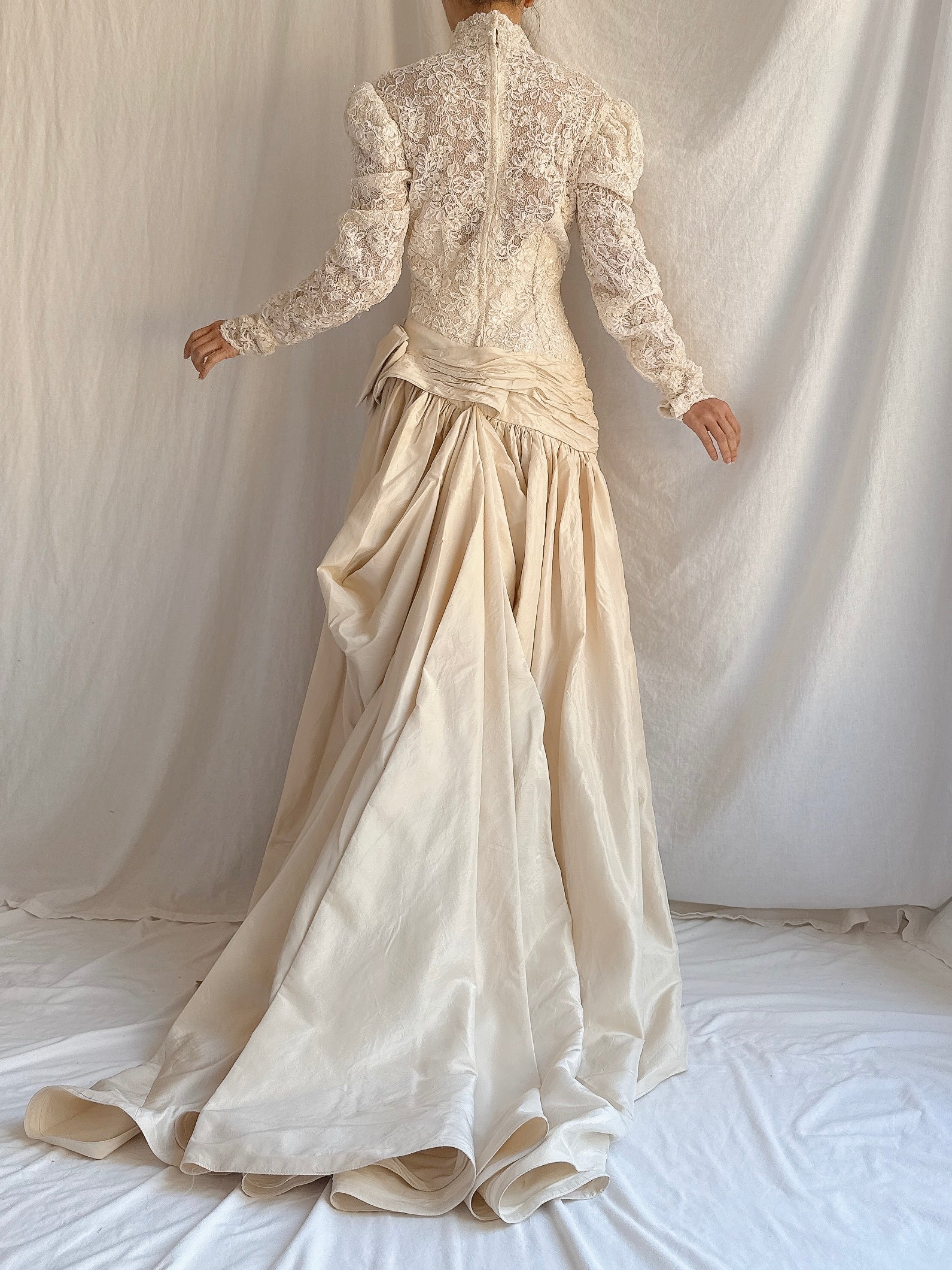 Vintage Jim Hjelm Lace and Silk Tafetta Gown - S/M US 6