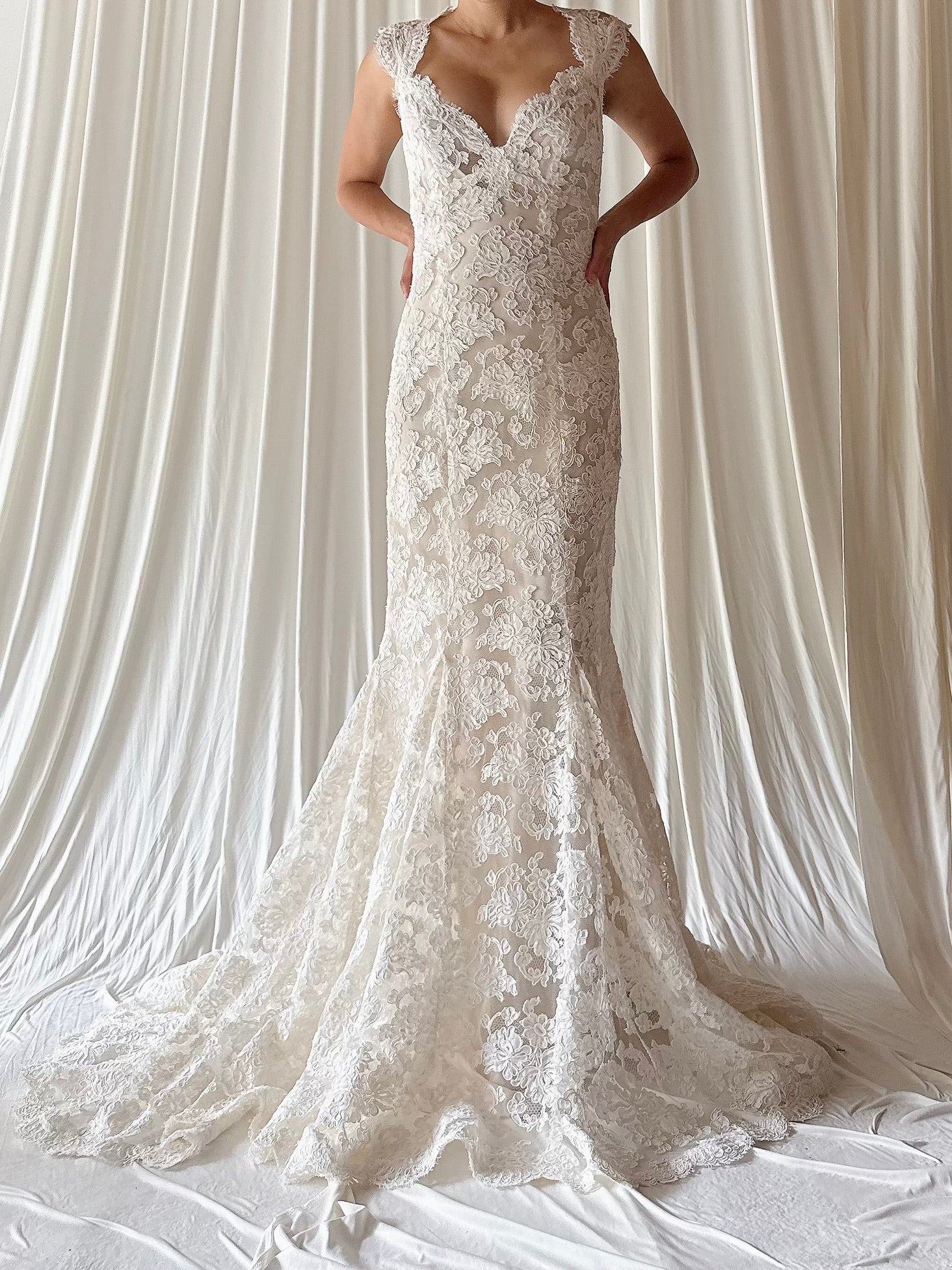 Vintage Monique Llhuilier Lace Gown - XS/S