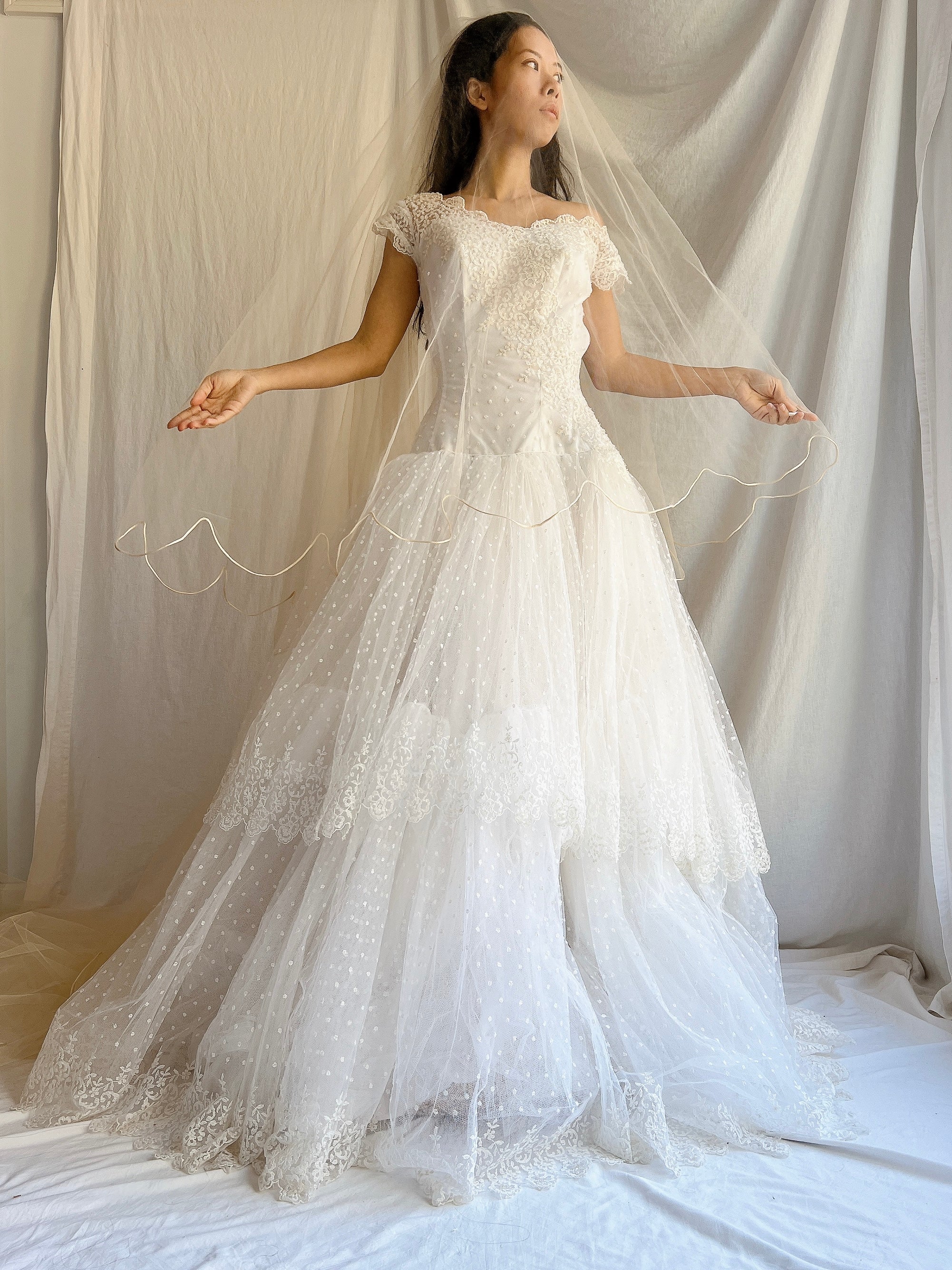 Vintage Cathedral Champagne Scalloped Tulle Veil