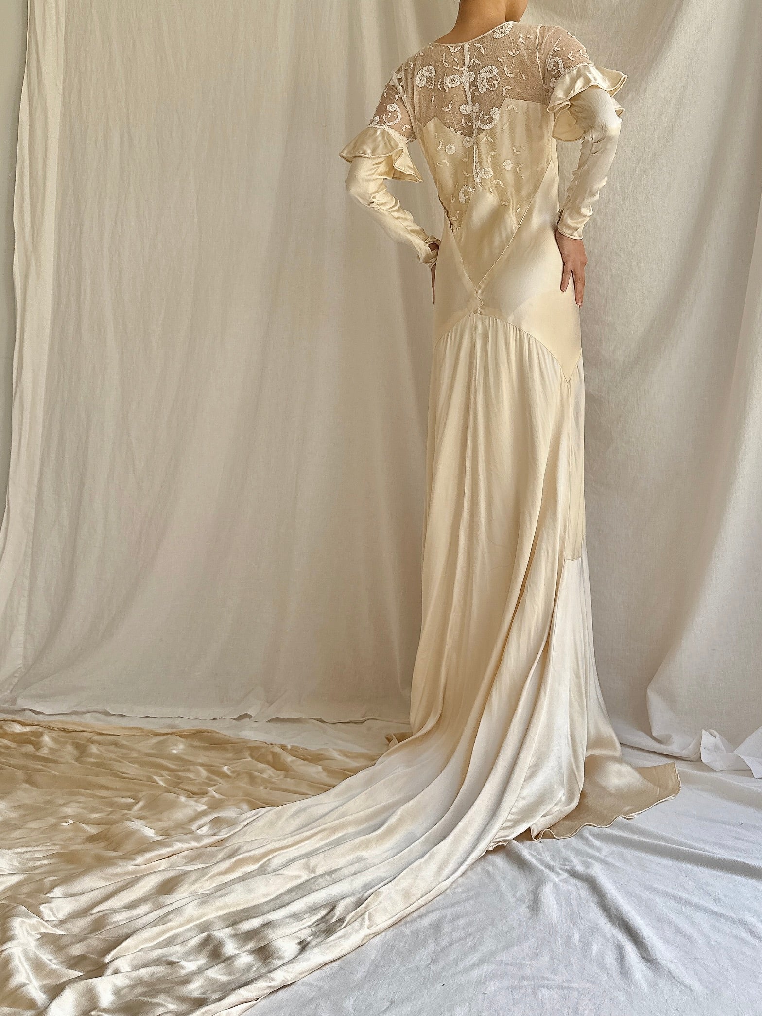1930s Silk and Lace Gown - XXS