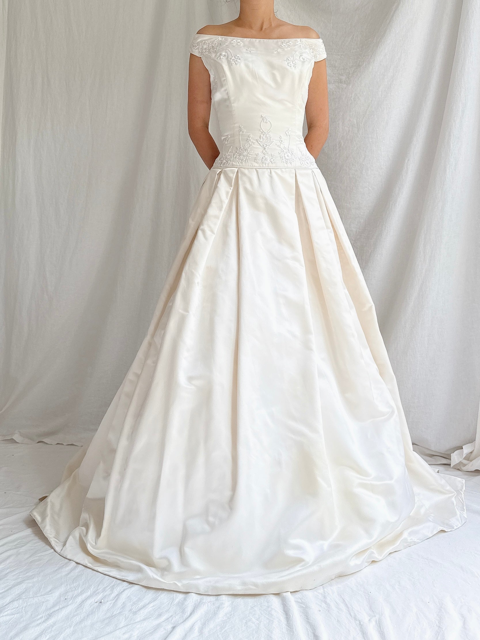 Vintage Janelle Berte Silk Wide Neckline Silk Gown - S/4/6