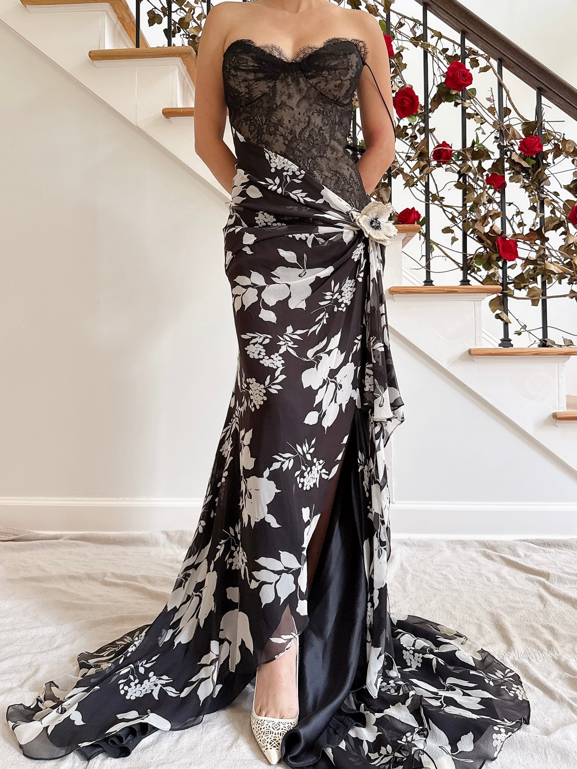 Vintage Belleville Sassoon Silk Lace Black White Flower Gown - UK 16/42B/33W/70L
