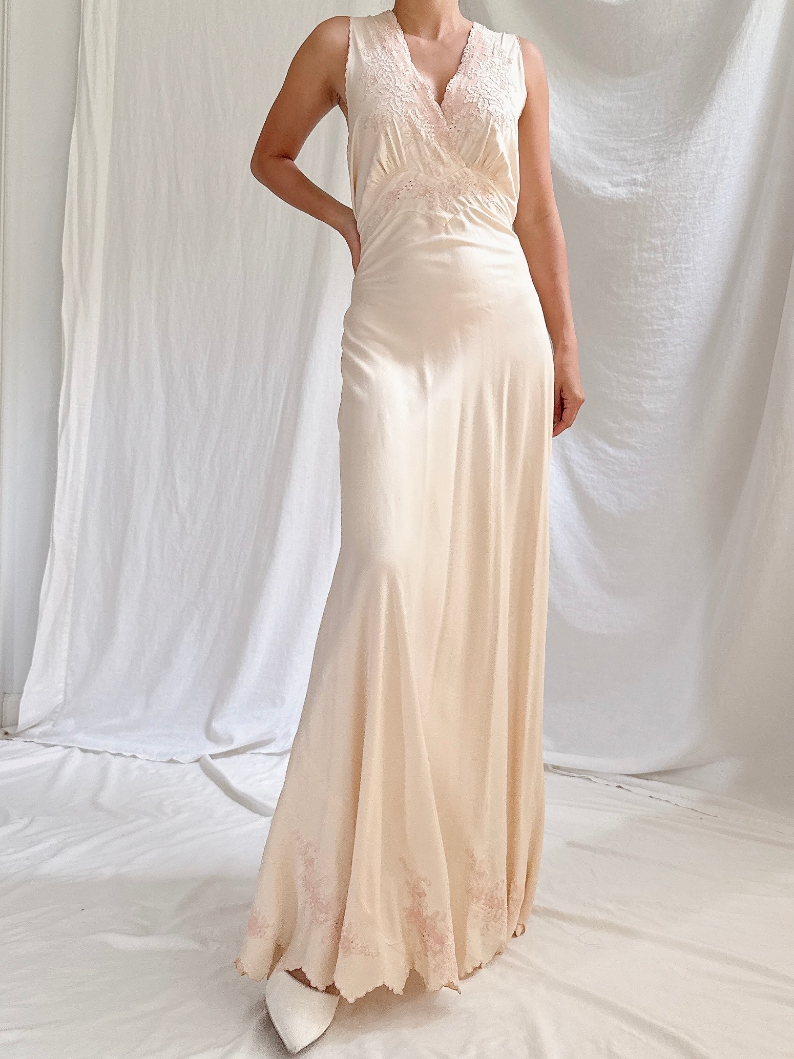1930s Peach Silk Slip Dress - S/M