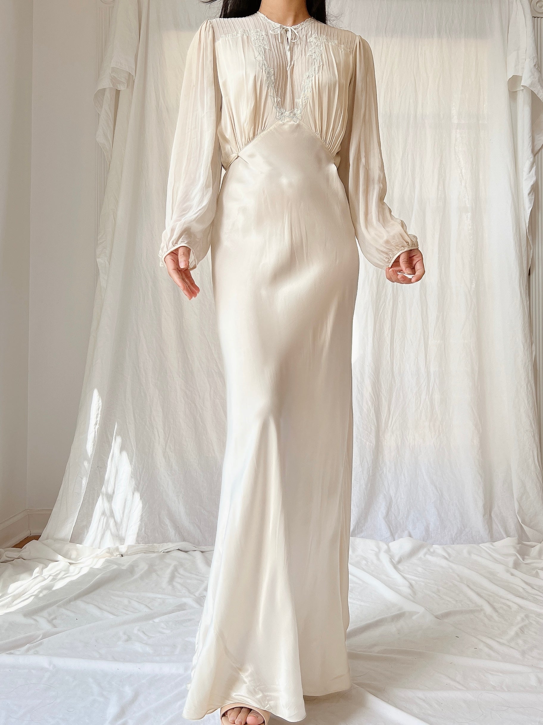 1930s silk dress Couture Sewing: 1930s Silk Evening Gown