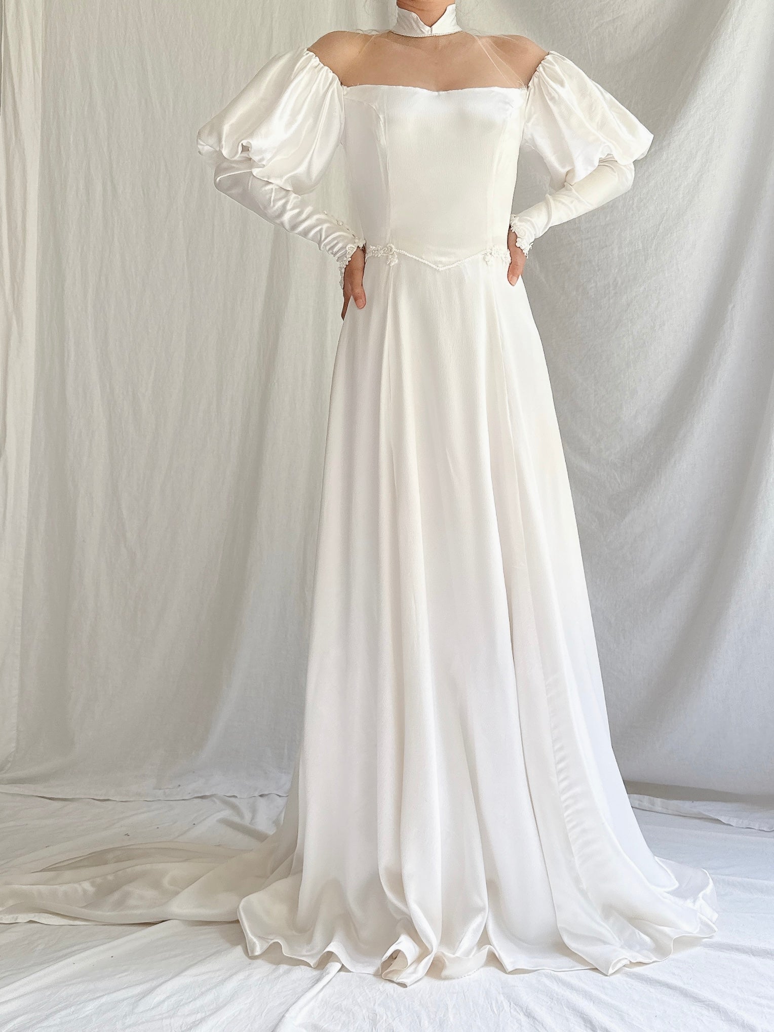 Vintage Juliet Sleeves Satin Gown - XXS