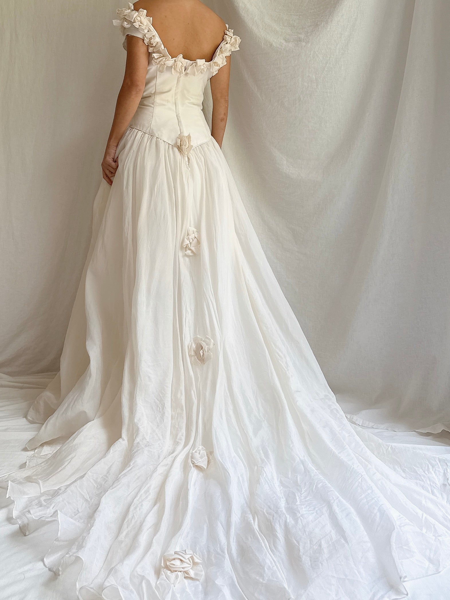Silk Organza Off-the-Shoulder Gown - M