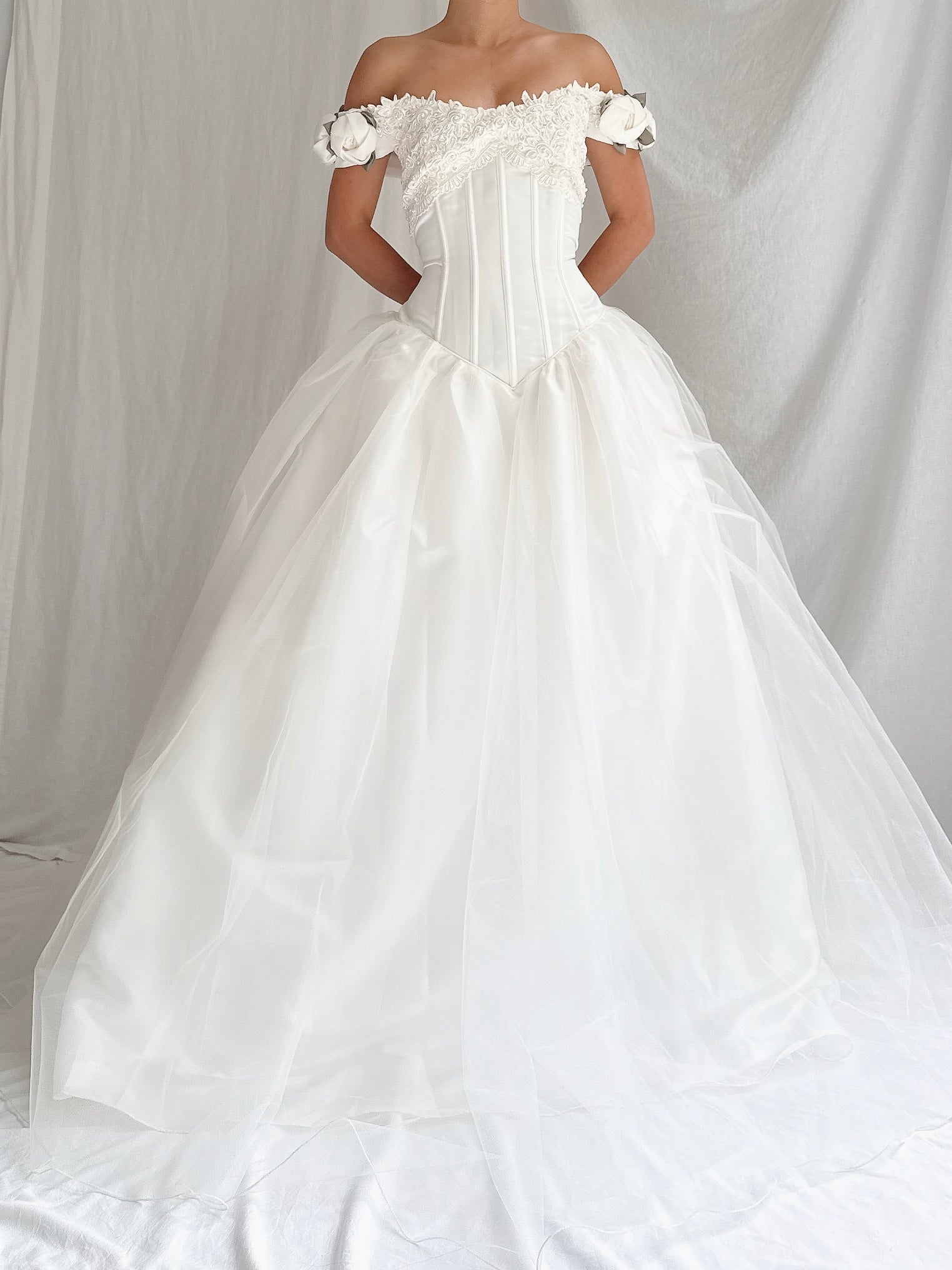 Vintage Off-the-Shoulder Rosette Dress - M/8