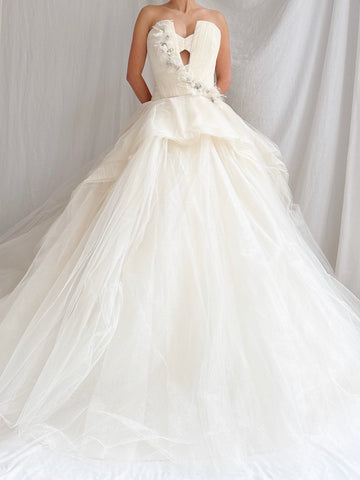 Vera Wang Silk and Tulle Gown - S/M/6/8