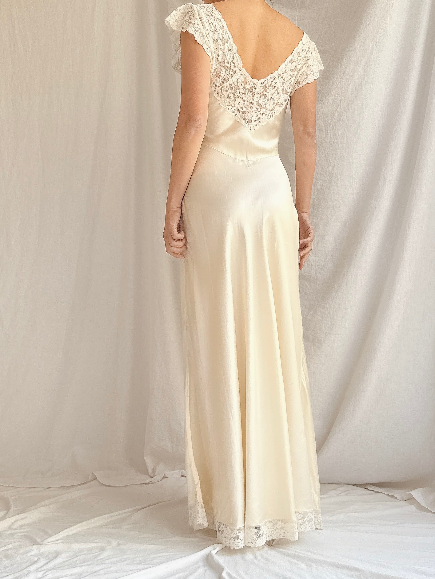 1930s Silk and Lace Slip Dress - XS