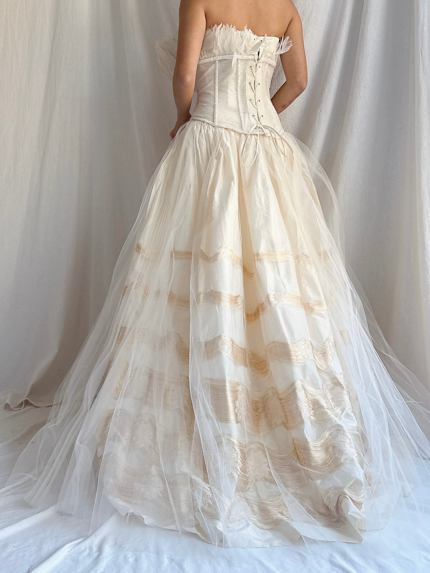 Vintage 2-Piece Feather Set - M