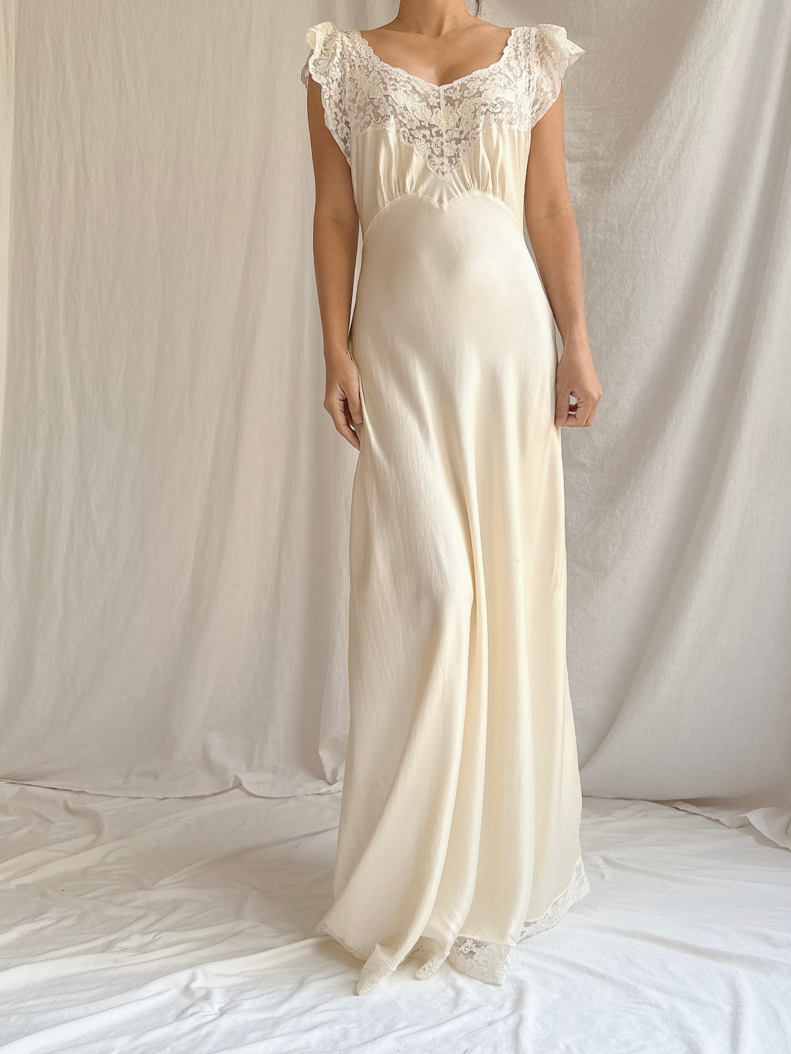 1930s Silk and Lace Slip Dress - XS