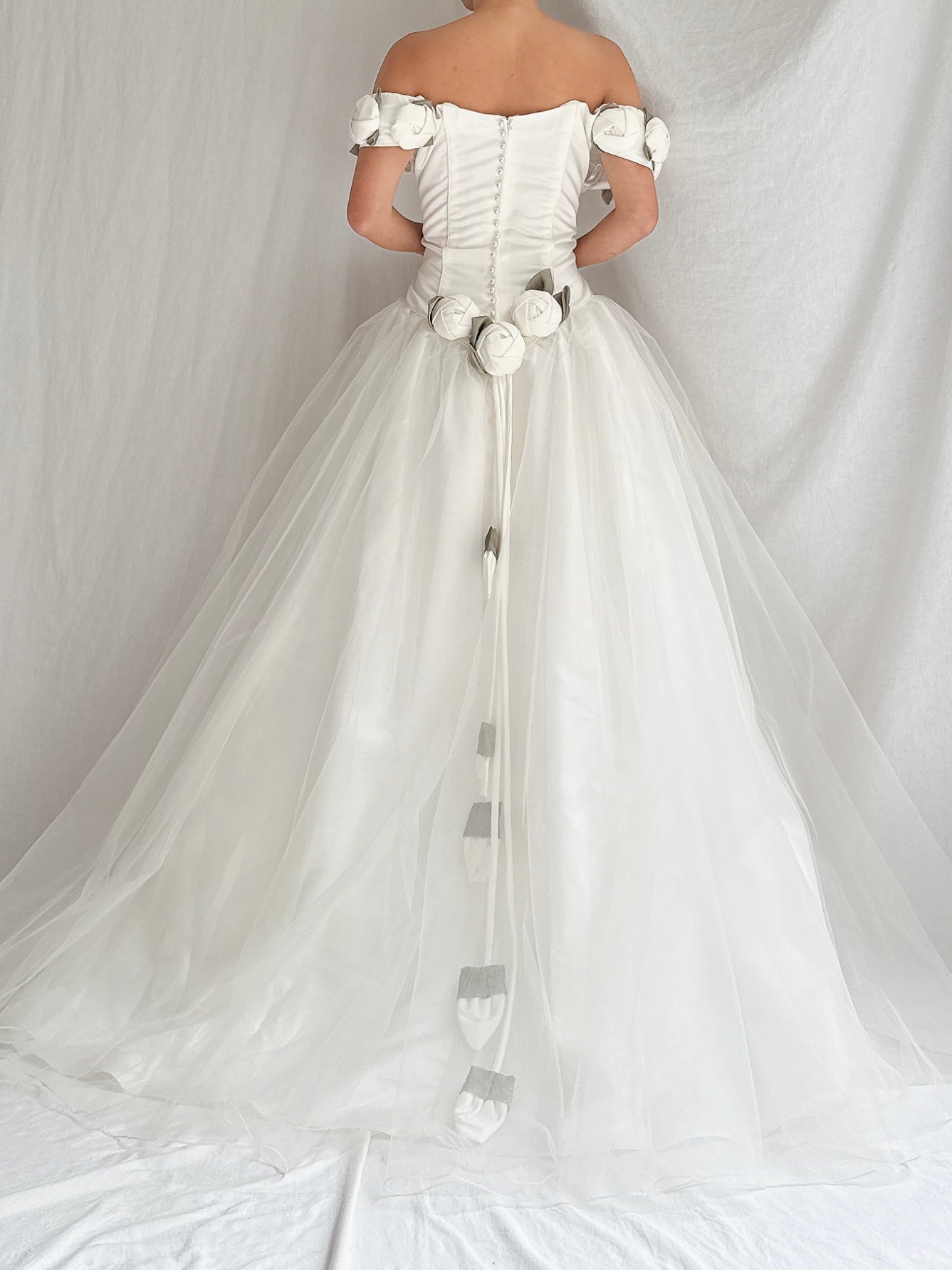 Vintage Off-the-Shoulder Rosette Dress - M/8