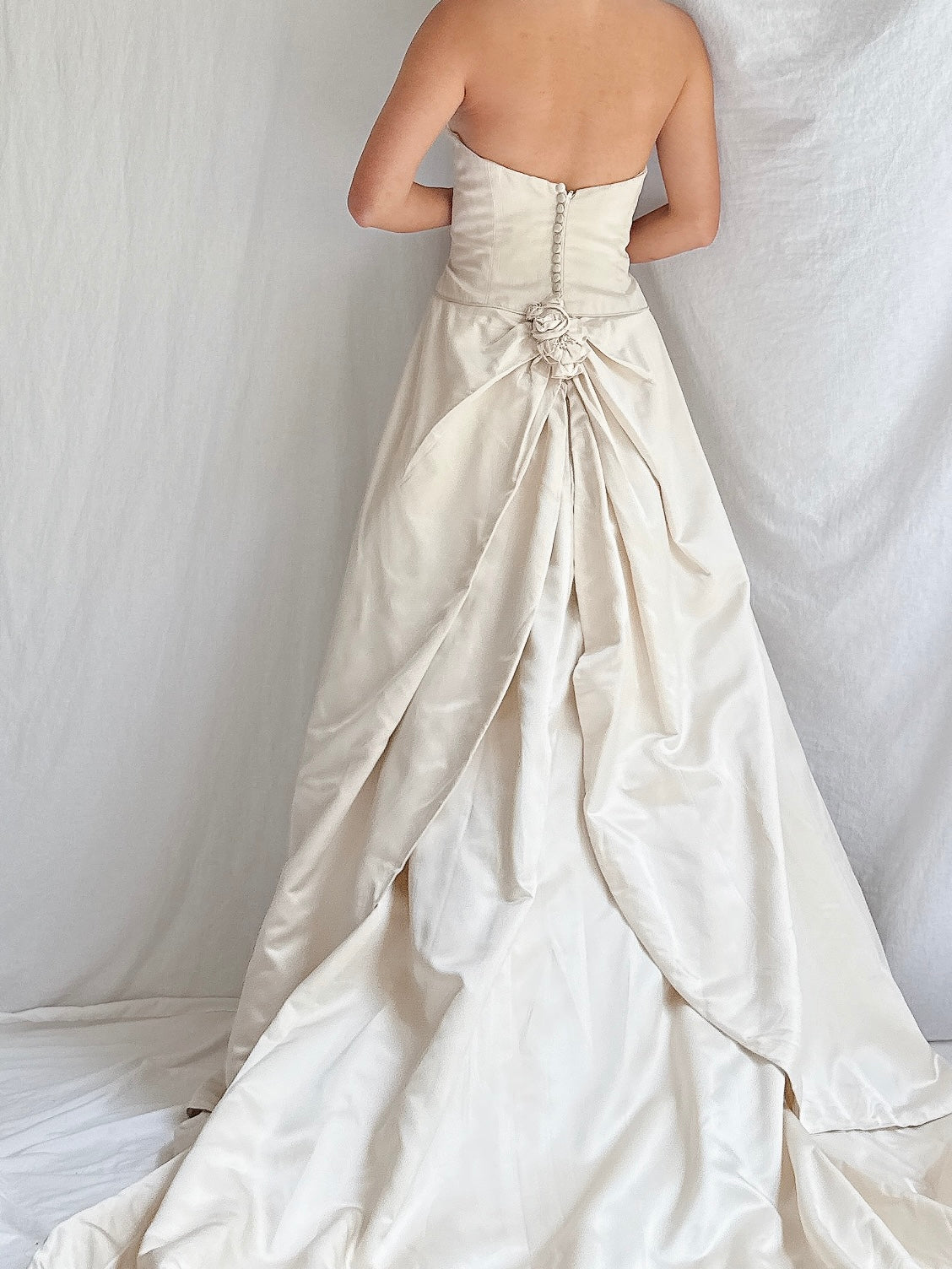 Vintage Couture Bridal Collection Satin Strapless Gown - S/8