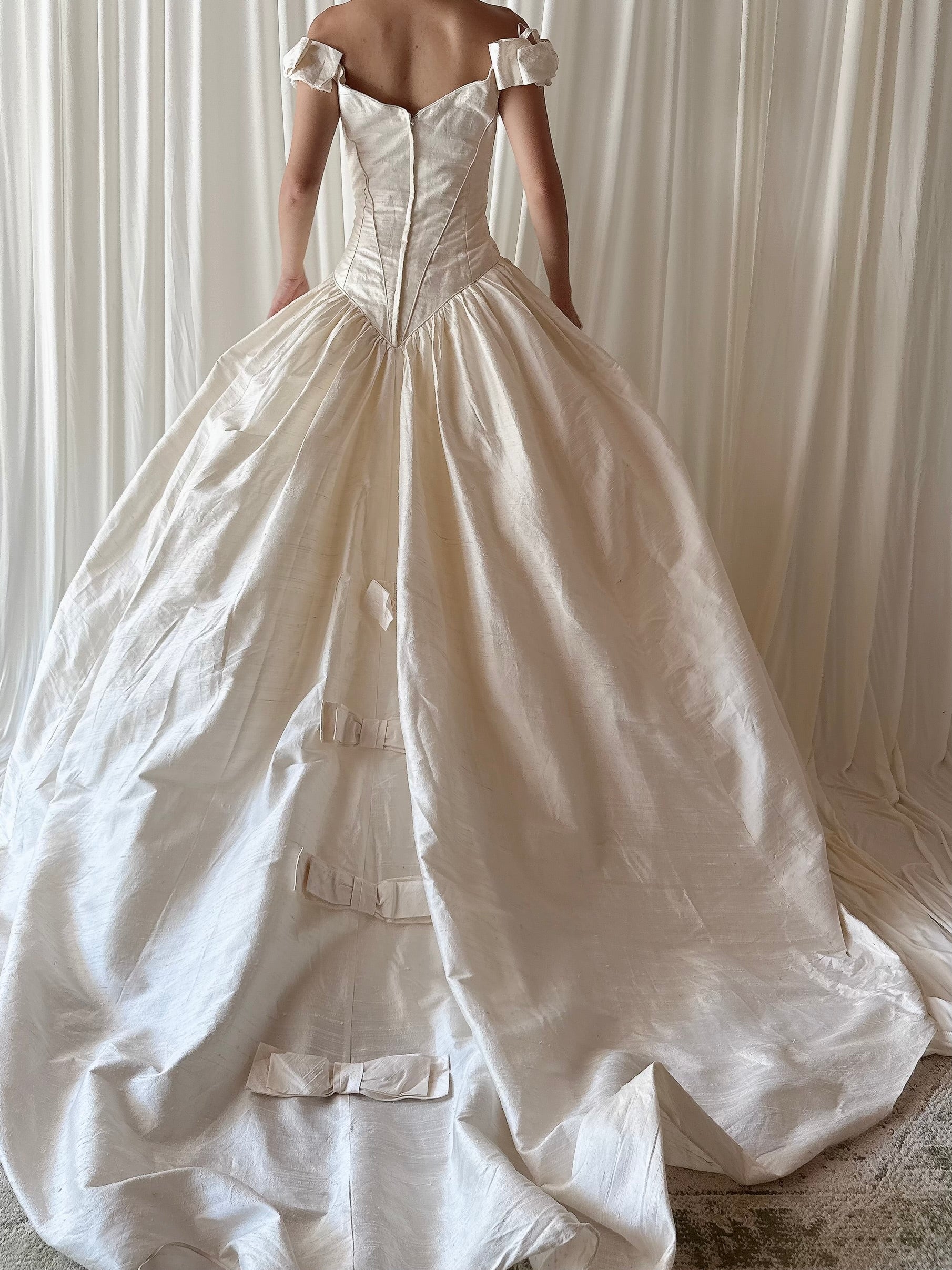 Vintage Raw Silk Bow Sleeve Gown - M/6