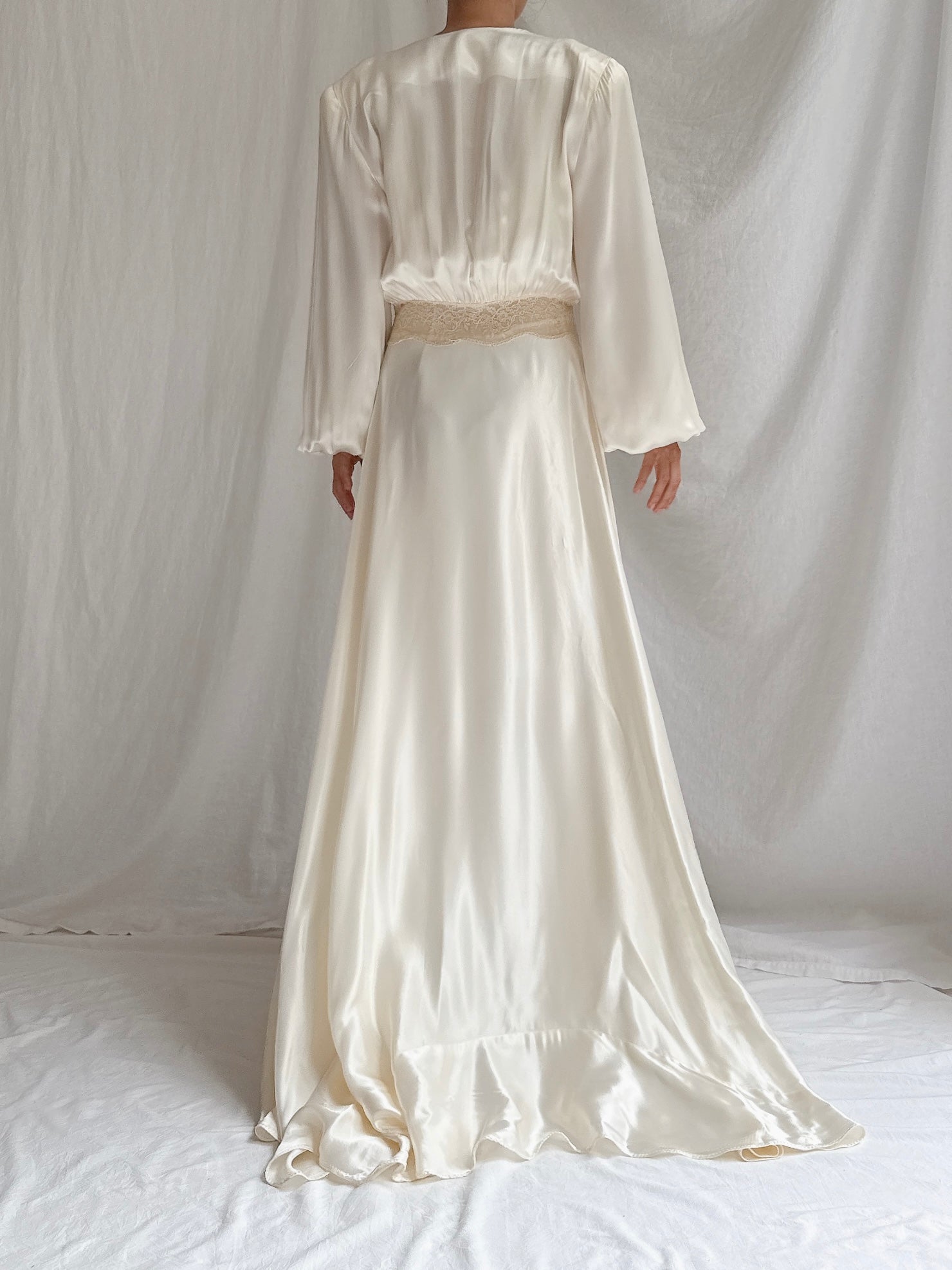 1940s Satin Dressing Gown - M